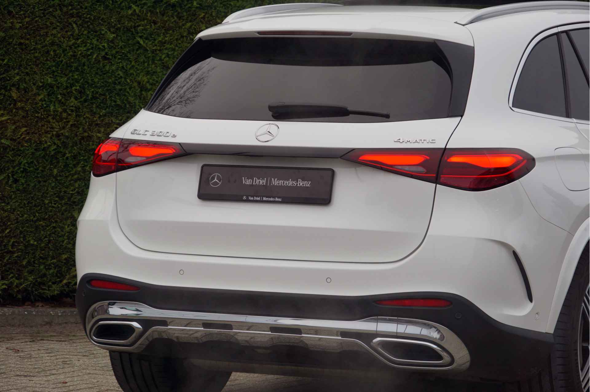 Mercedes-Benz GLC GLC 300 e 4M AMG Line | Achterasbesturing Luchtvering Trekhaak Burmester Distronic - 25/63