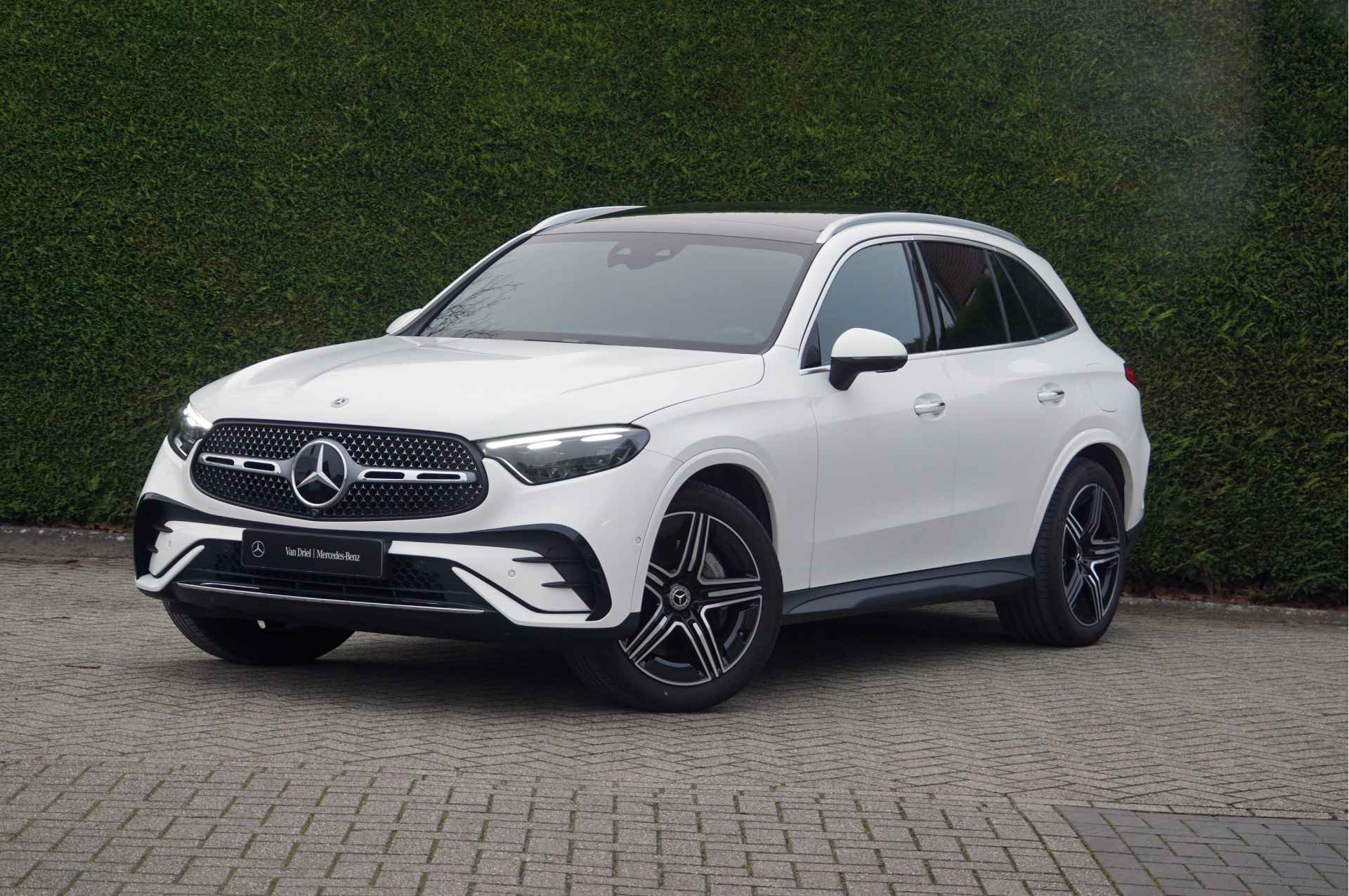 Mercedes-Benz GLC GLC 300 e 4M AMG Line | Achterasbesturing Luchtvering Trekhaak Burmester Distronic - 30/63