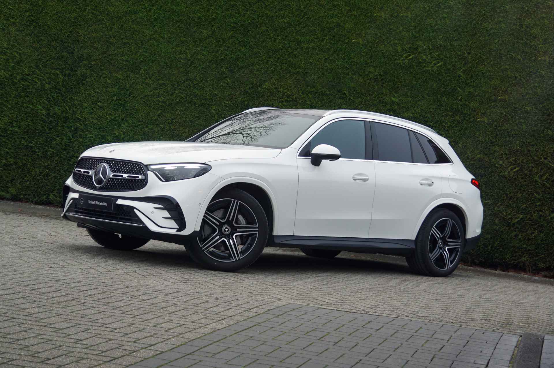 Mercedes-Benz GLC GLC 300 e 4M AMG Line | Achterasbesturing Luchtvering Trekhaak Burmester Distronic - 34/63