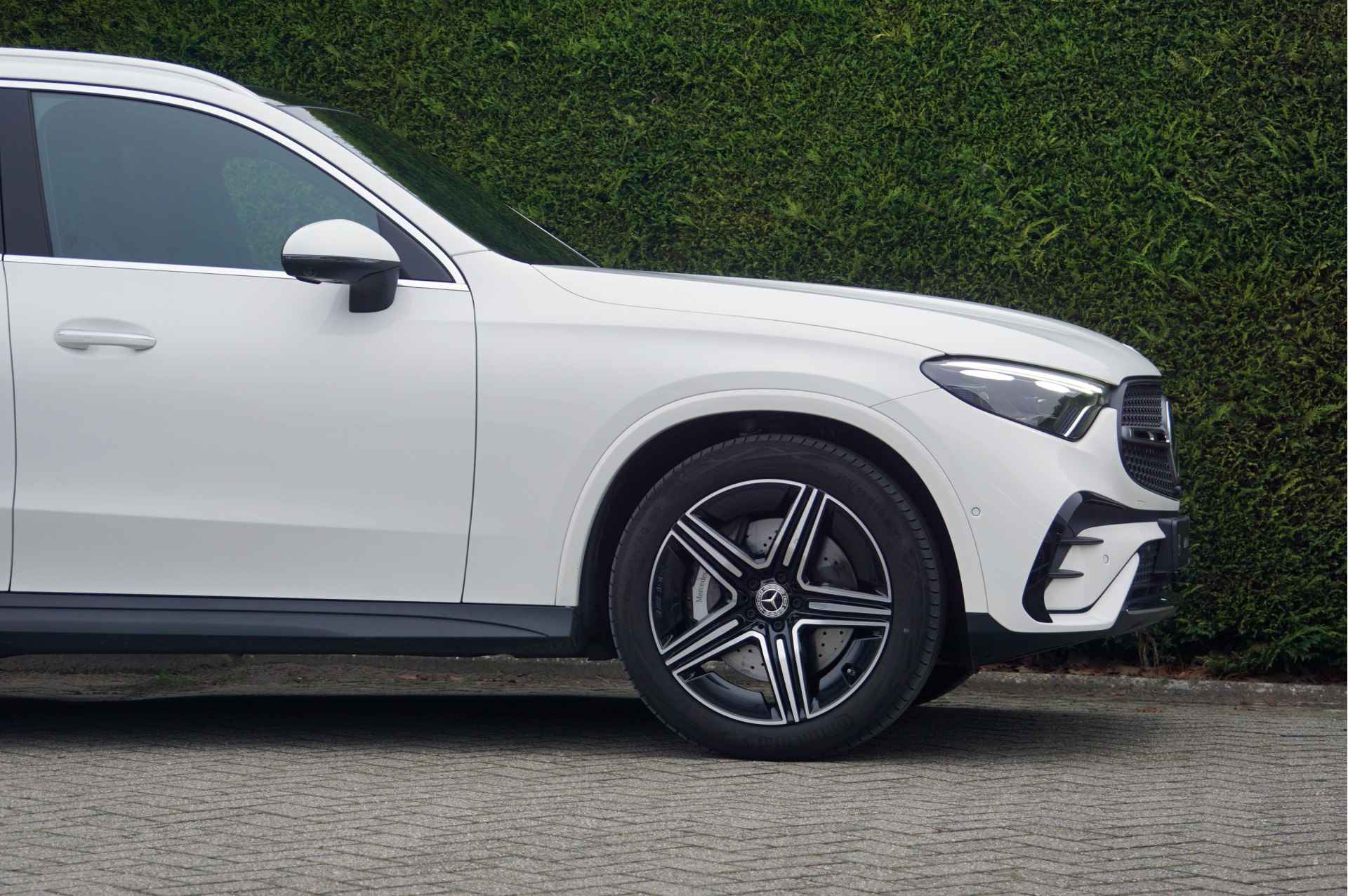 Mercedes-Benz GLC GLC 300 e 4M AMG Line | Achterasbesturing Luchtvering Trekhaak Burmester Distronic - 62/63