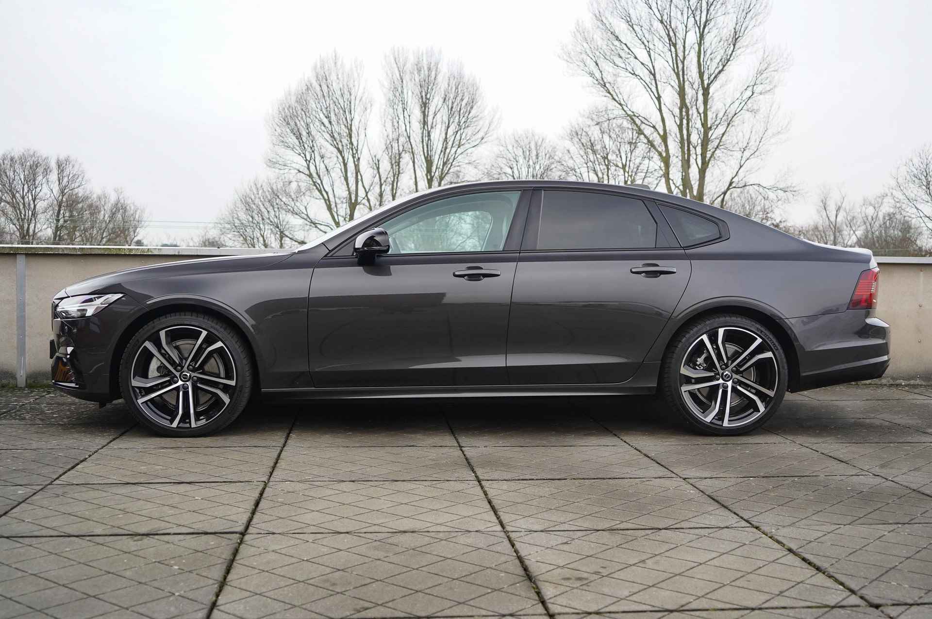 Volvo S90 2.0 B5 Plus Dark |20" 5-Dubbel Spaaks Black | Moritz leder | Extra getint glas achter | Electrische Stoelen | - 3/30