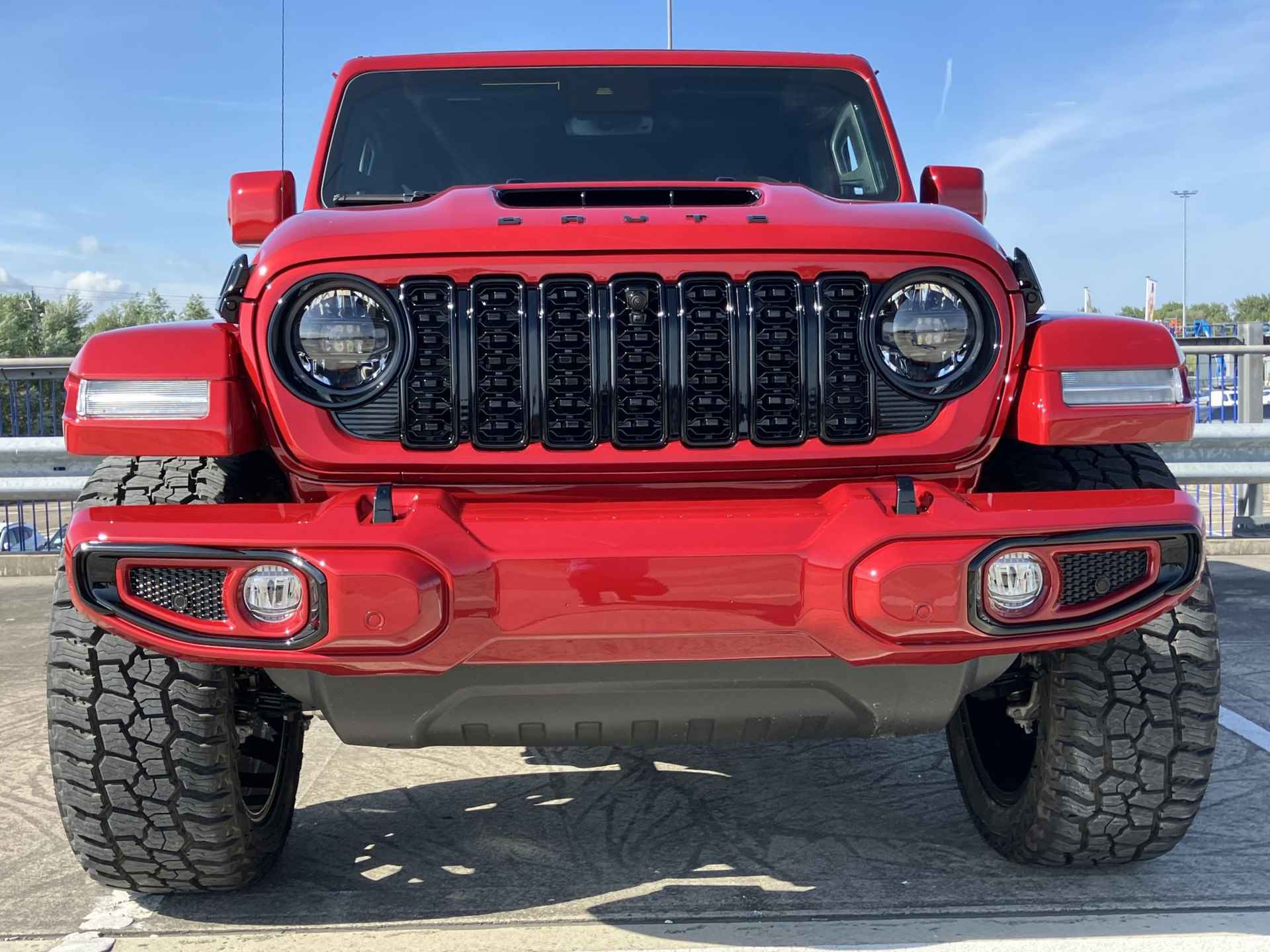 Jeep Wrangler BRUTE 4xe 380 Custom Skyview BRUTE CUSTOM - Sky View - 22 Inch - 53/61