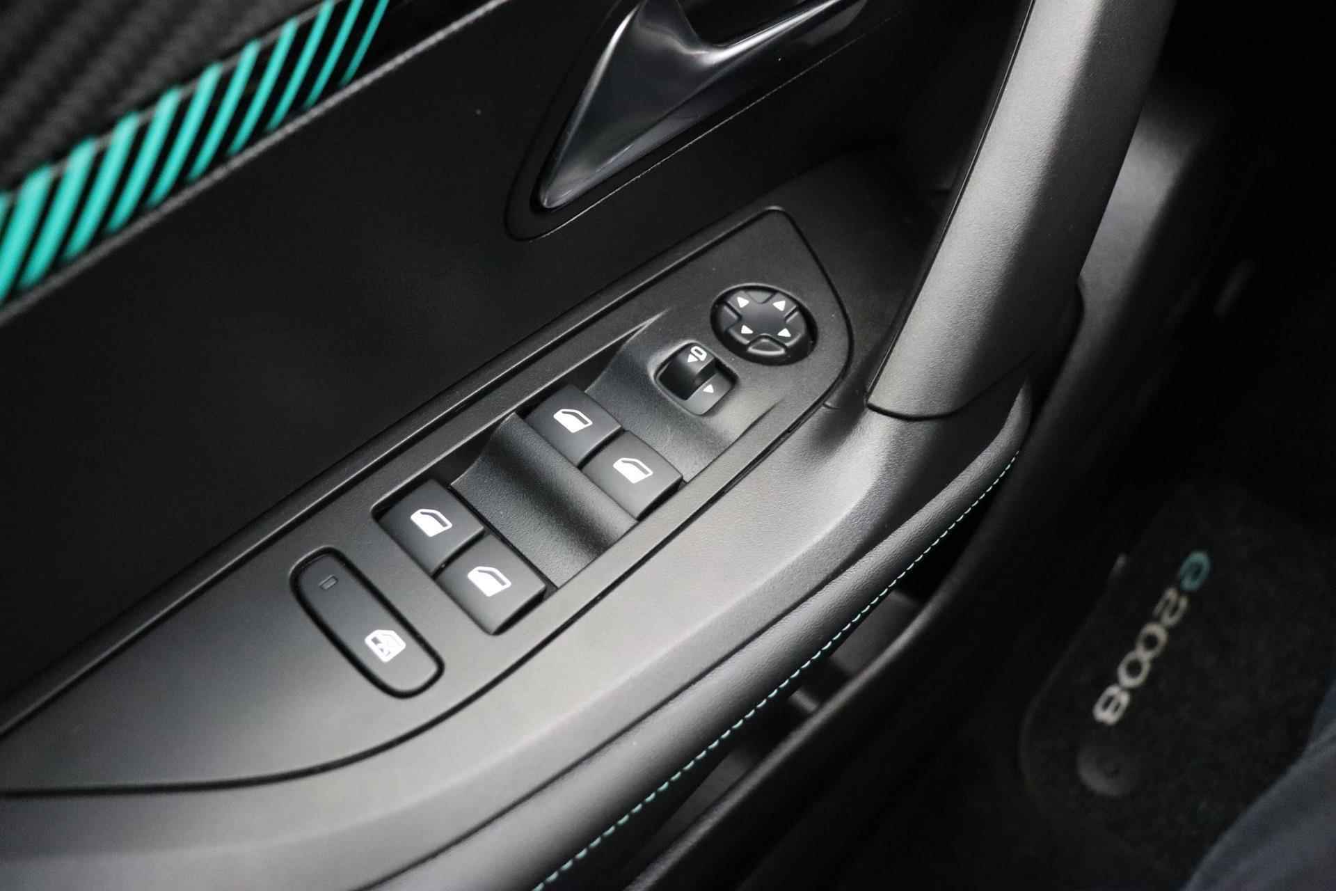 Peugeot e-2008 EV Allure Pack 50 kWh |Lichtmetalen Velgen | Parkeer Sensoren | Achteruitrij Camera | Lane Assist | LED | Cruise Control | DAB | - 17/37