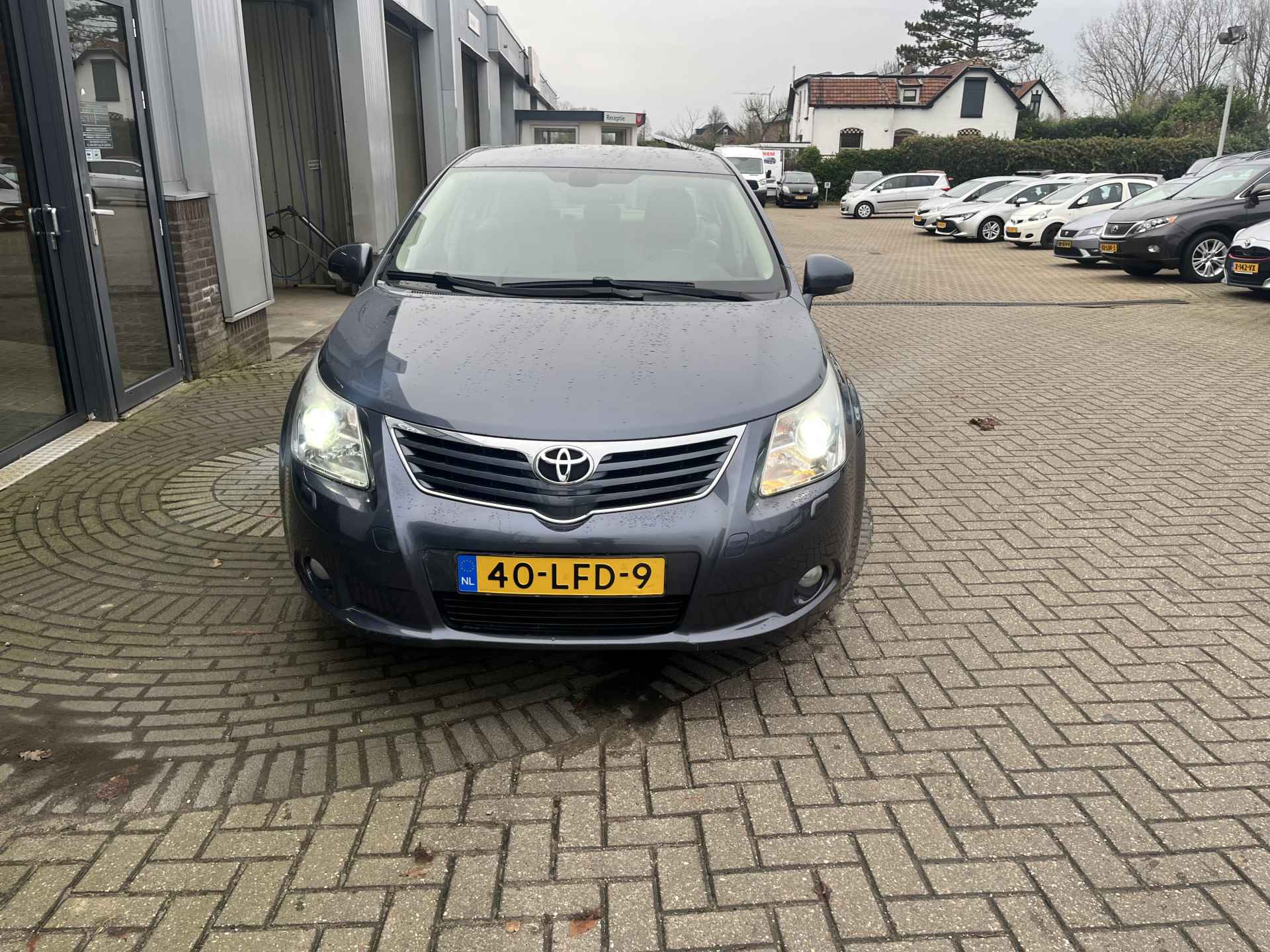 Toyota Avensis 2.0 VVTi Executive Business - 5/33