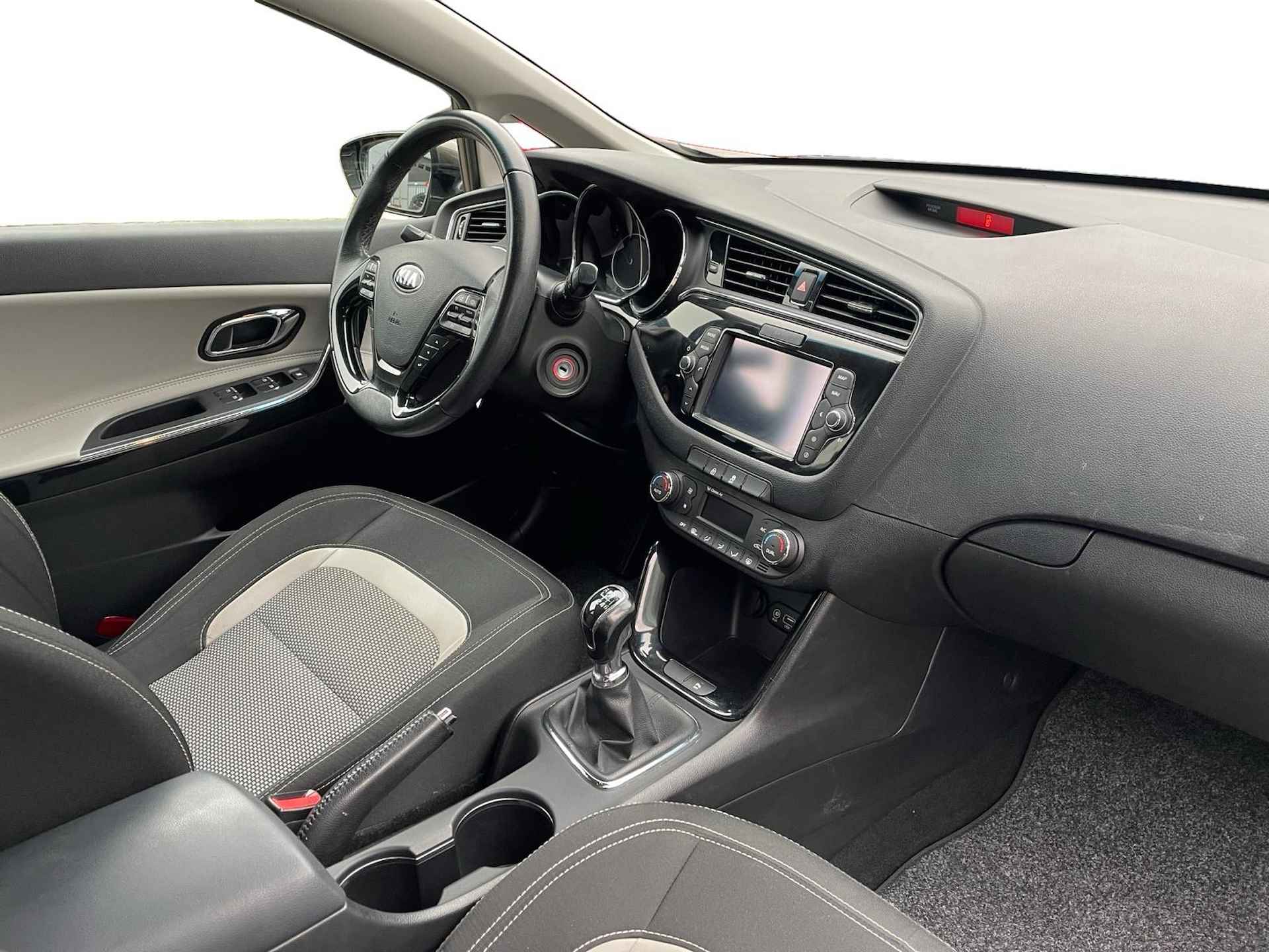 Kia cee'd Sportswagon 1.6 GDI DynamicLine | Achteruitrijcamera | Navigatie| Telefoonvoorbereiding | Climate Control | Cruise Control | - 10/28