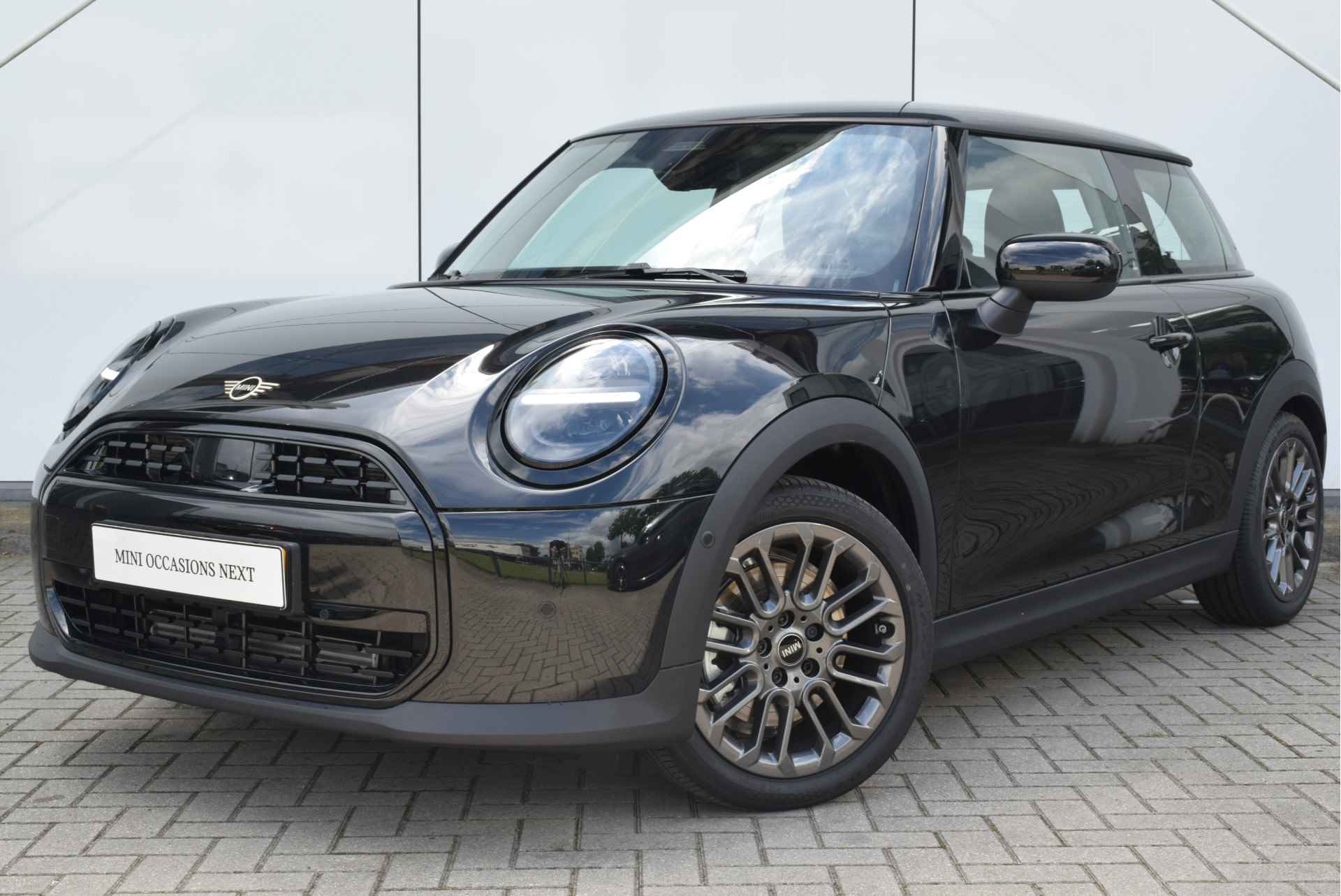 MINI Hatchback Cooper C Essential Automaat / LED / Parking Assistant / Stoelverwarming - 22/22