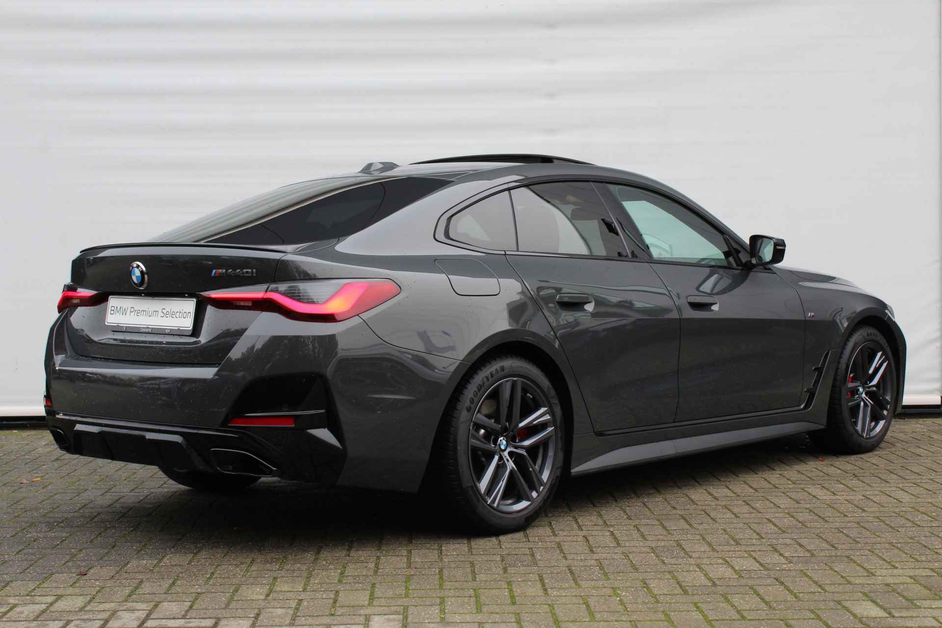 BMW 4 Serie Gran Coupé M440i xDrive High Executive Automaat / Schuif-kanteldak / Trekhaak / Harman Kardon / Laserlight / Stoelverwarming / Driving Assistant Professional / Parking Assistant Plus - 6/31