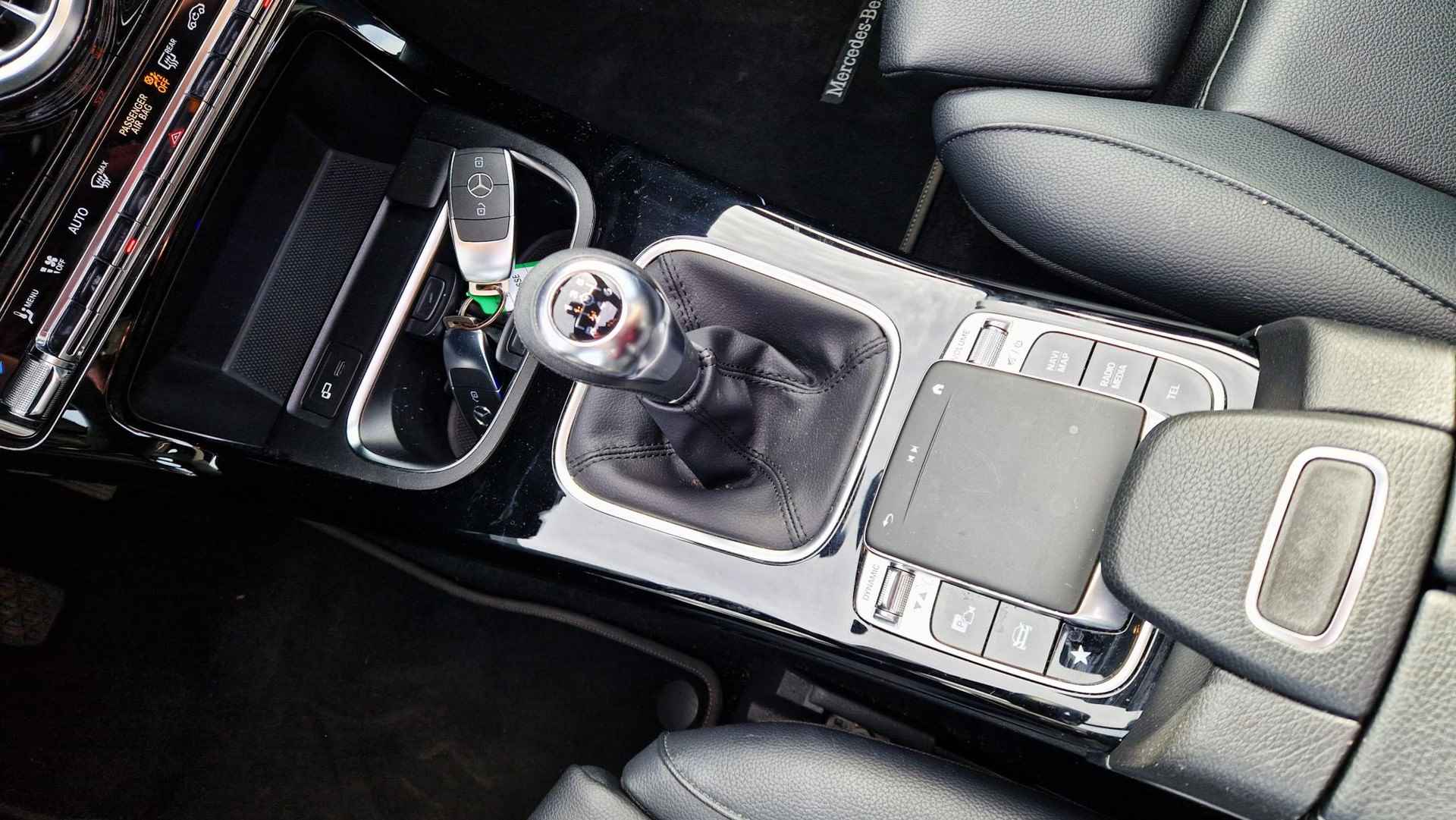 Mercedes-Benz A-klasse 200 Premium Plus panodak ! - 17/33