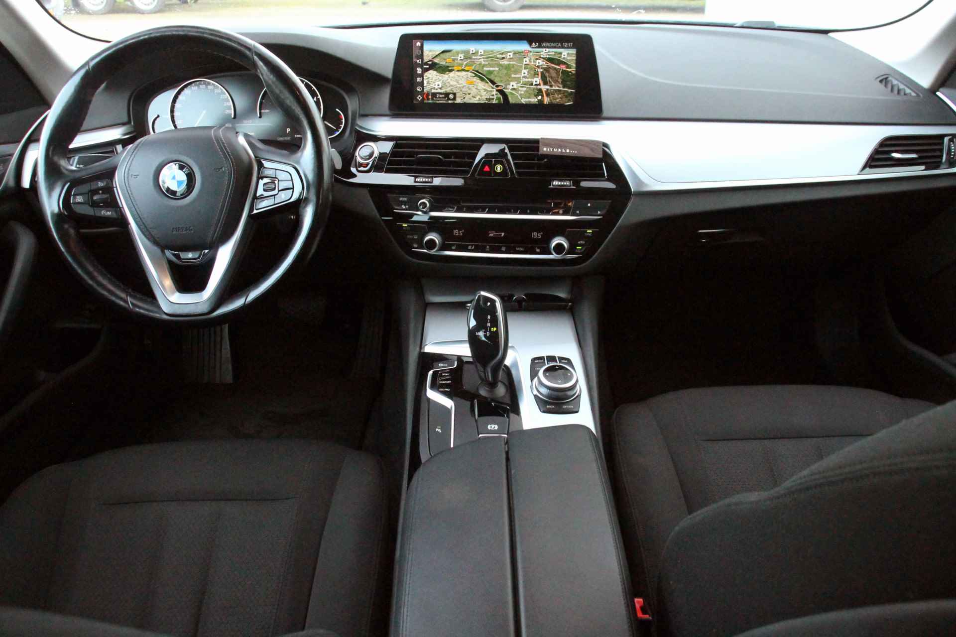 BMW 5 Serie Touring 520d Executive ✅ Carplay ✅ Trekhaak ✅ Rijklaar - 20/21