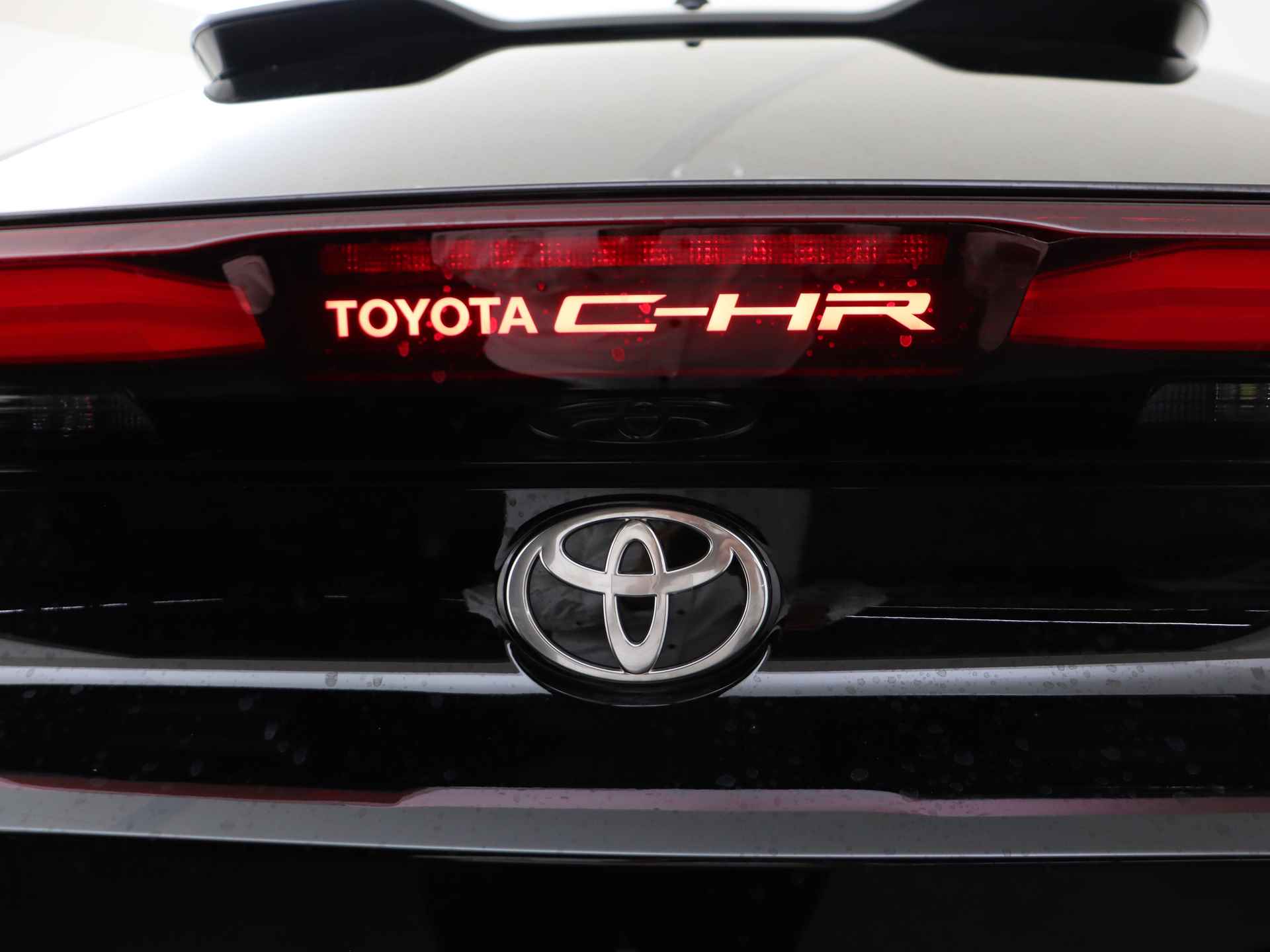 Toyota C-HR Plug-in Hybrid 220 Première Edition DEMO - 39/43