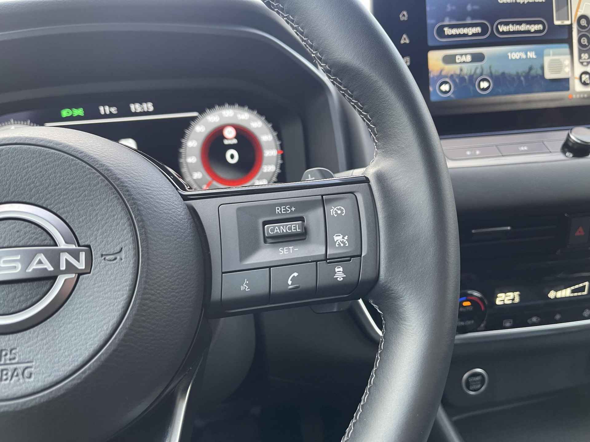Nissan Qashqai 1.3 MHEV Xtronic N-Connecta Design Pack | Panoramadak | Apple Carplay/Adroid Auto | Adapt. Cruise Control | Dodehoek Detectie | 360° Camera | Rijklaarprijs! - 15/19