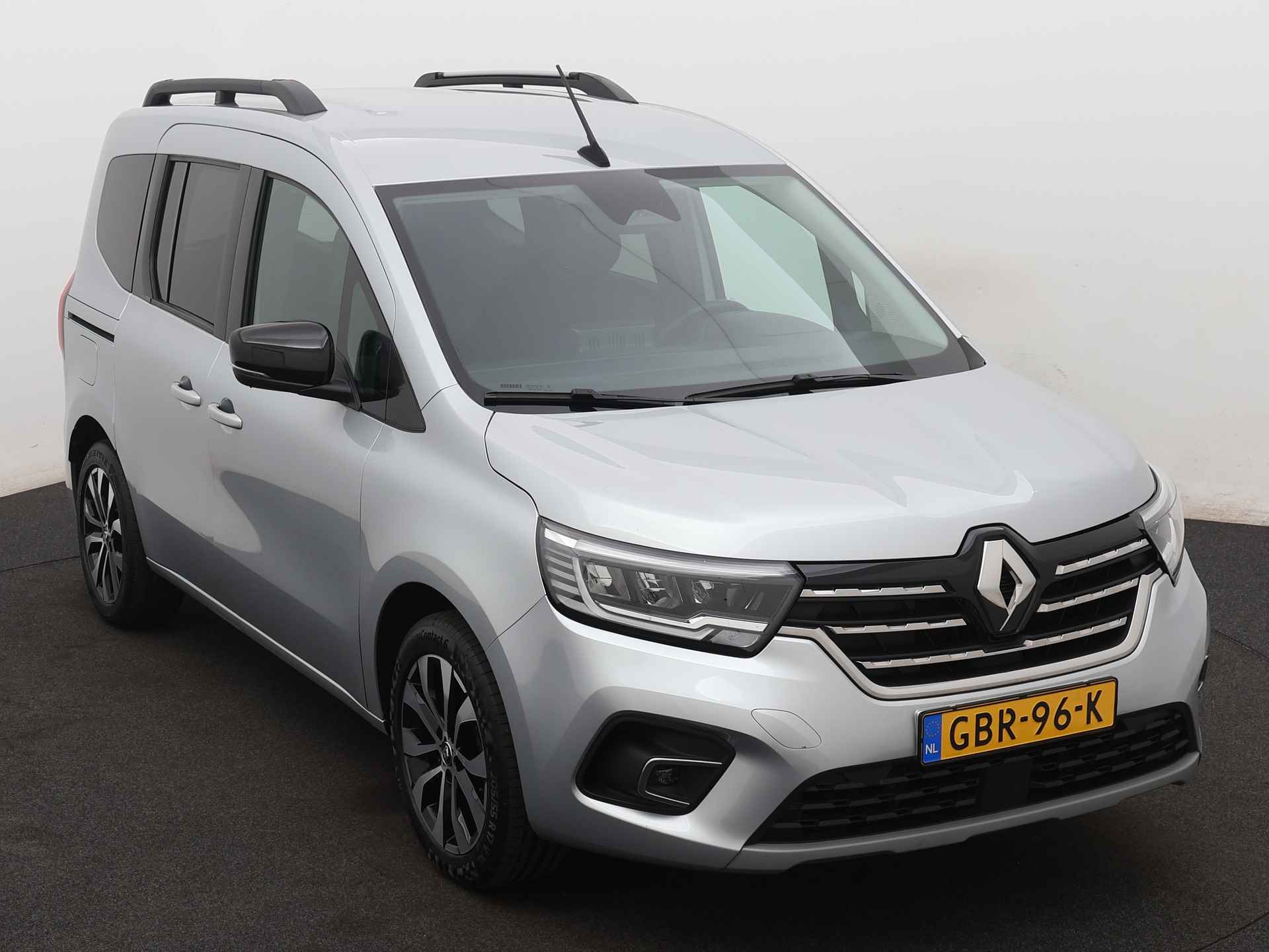 Renault Kangoo Intens TCe100 Ingepland voor nieuwe bodemverlaging t.b.v. rolstoelvervoer (Prijs incl. bodemverlaging) - 25/40