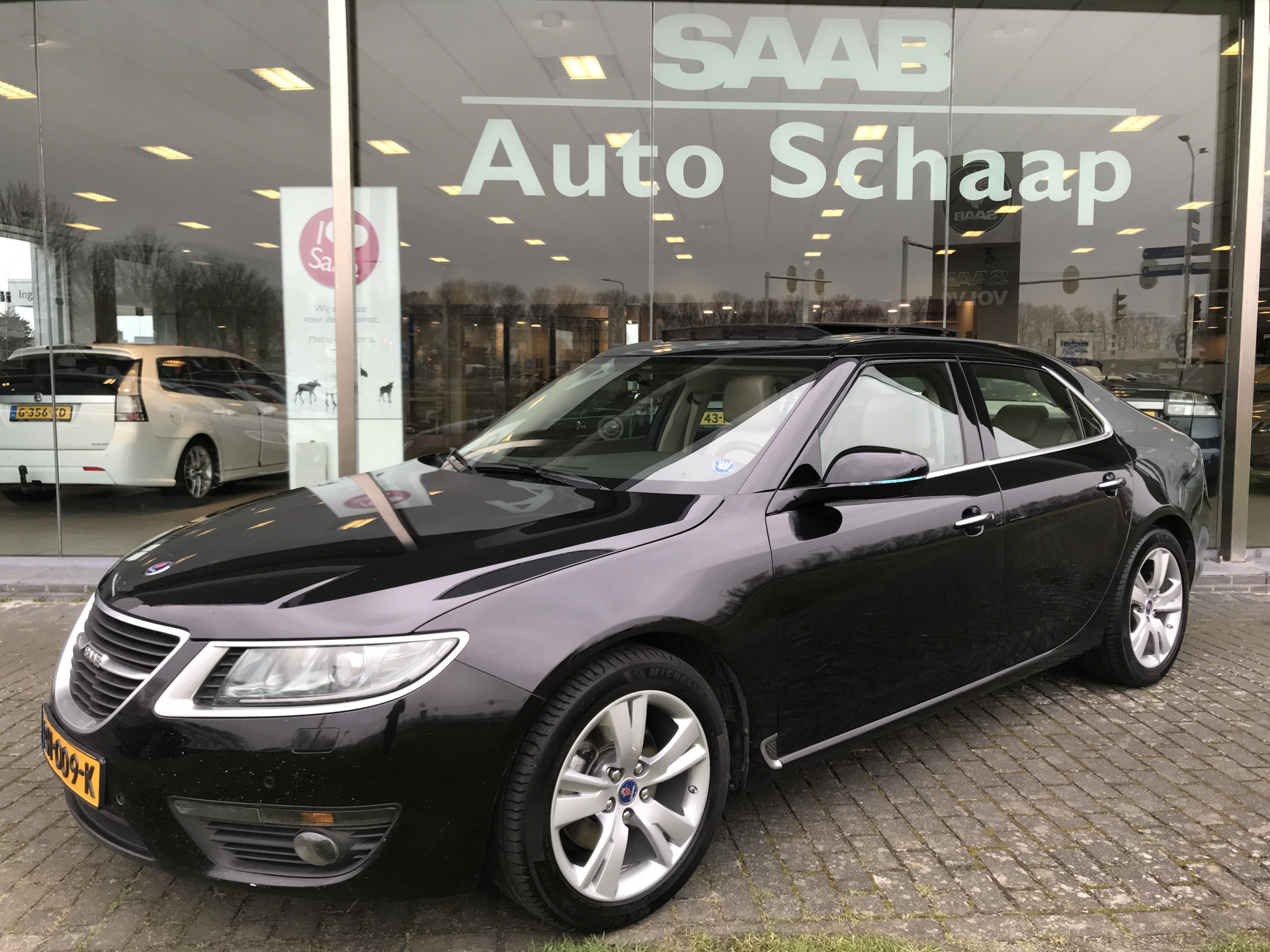 Saab 9-5 2.0T Vector Automaat | Rijklaar incl garantie | Trekhaak Xenon Parrot Panoramadak