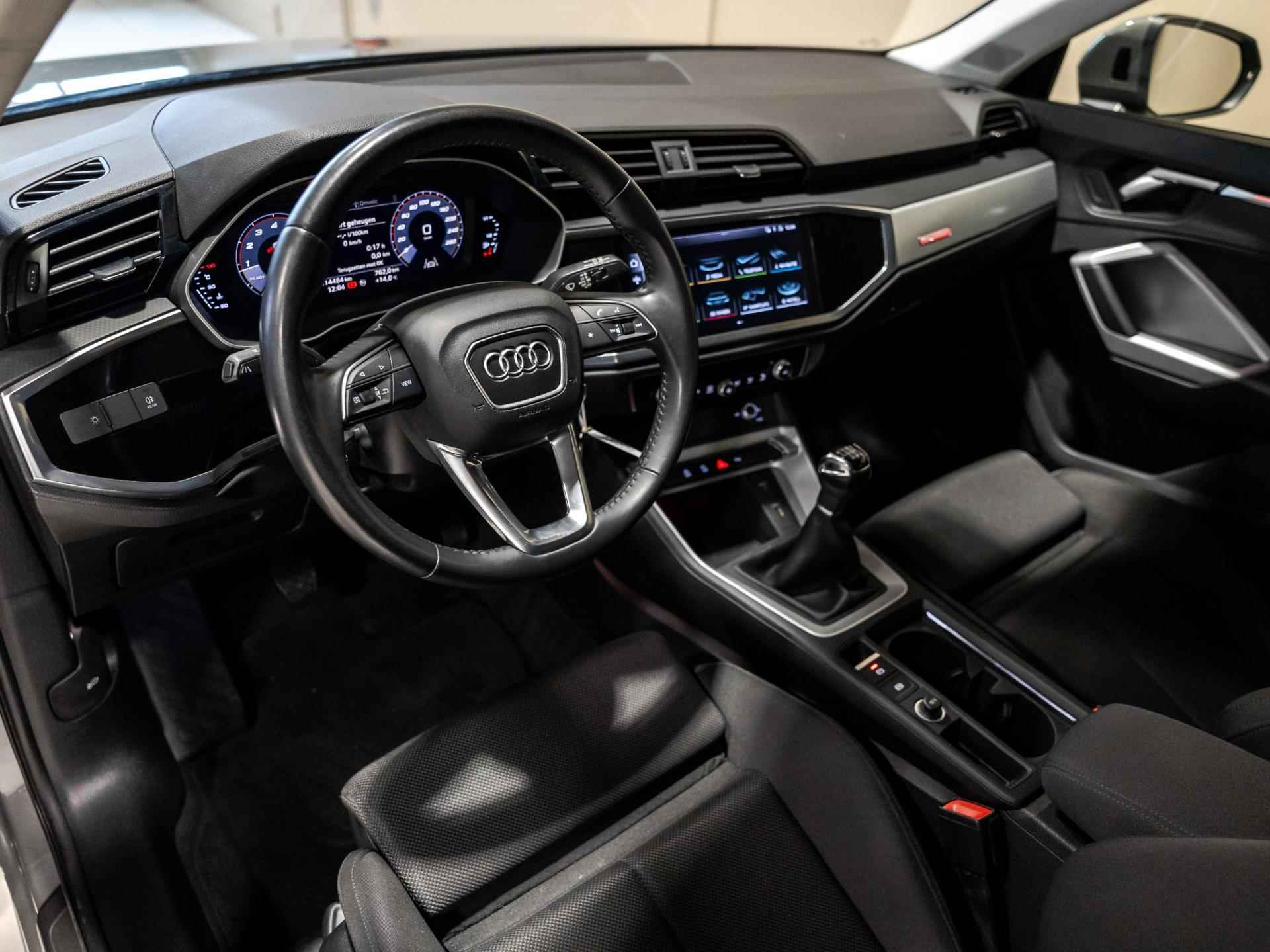 Audi Q3 35 TFSI Pro Line / 150pk / Sfeerverlichting / Achteruitrij camera / Apple CarPlay / - 19/37