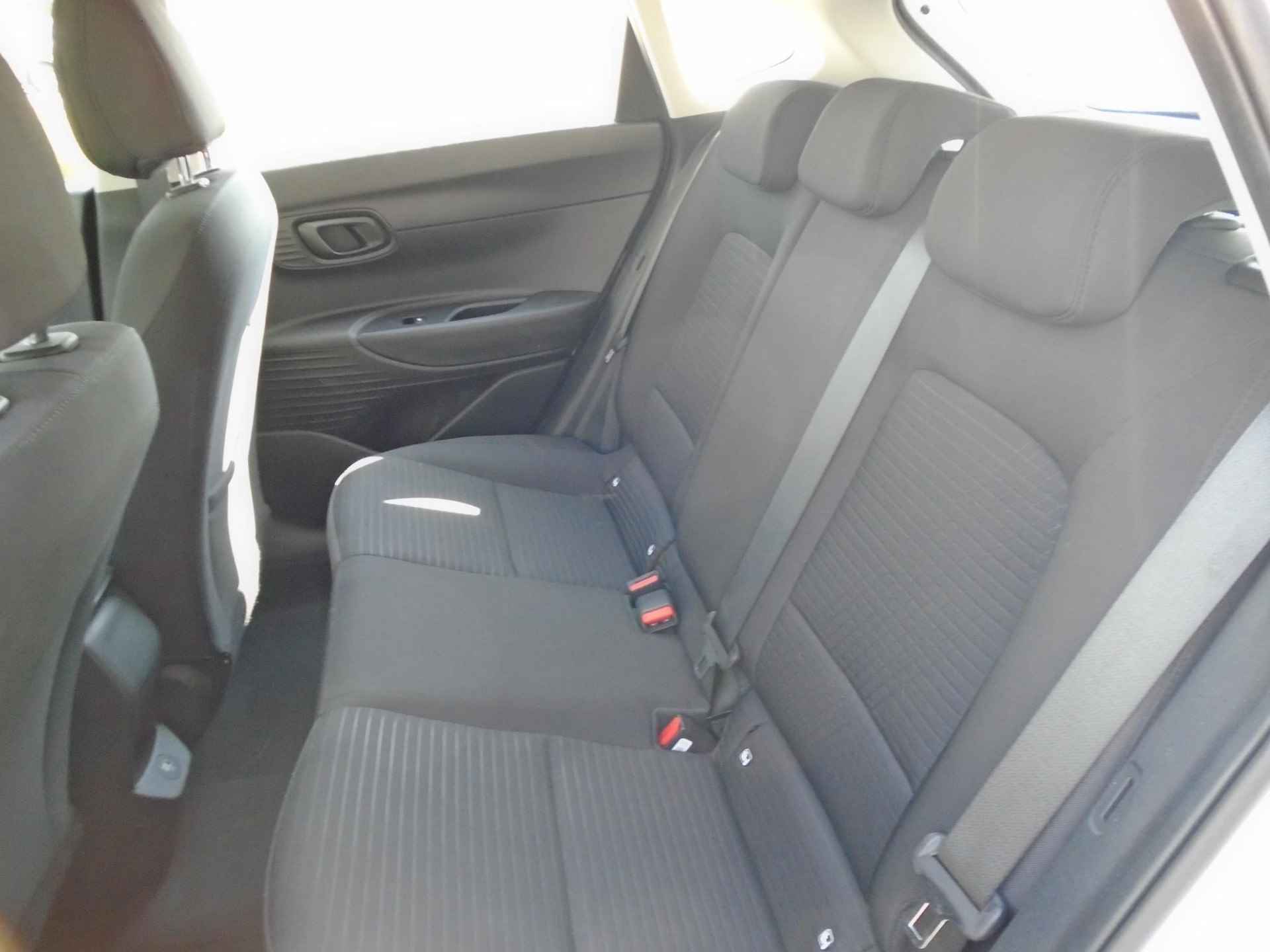 Hyundai i20 1.0 T-GDI Comfort + winterpakket - 28/31