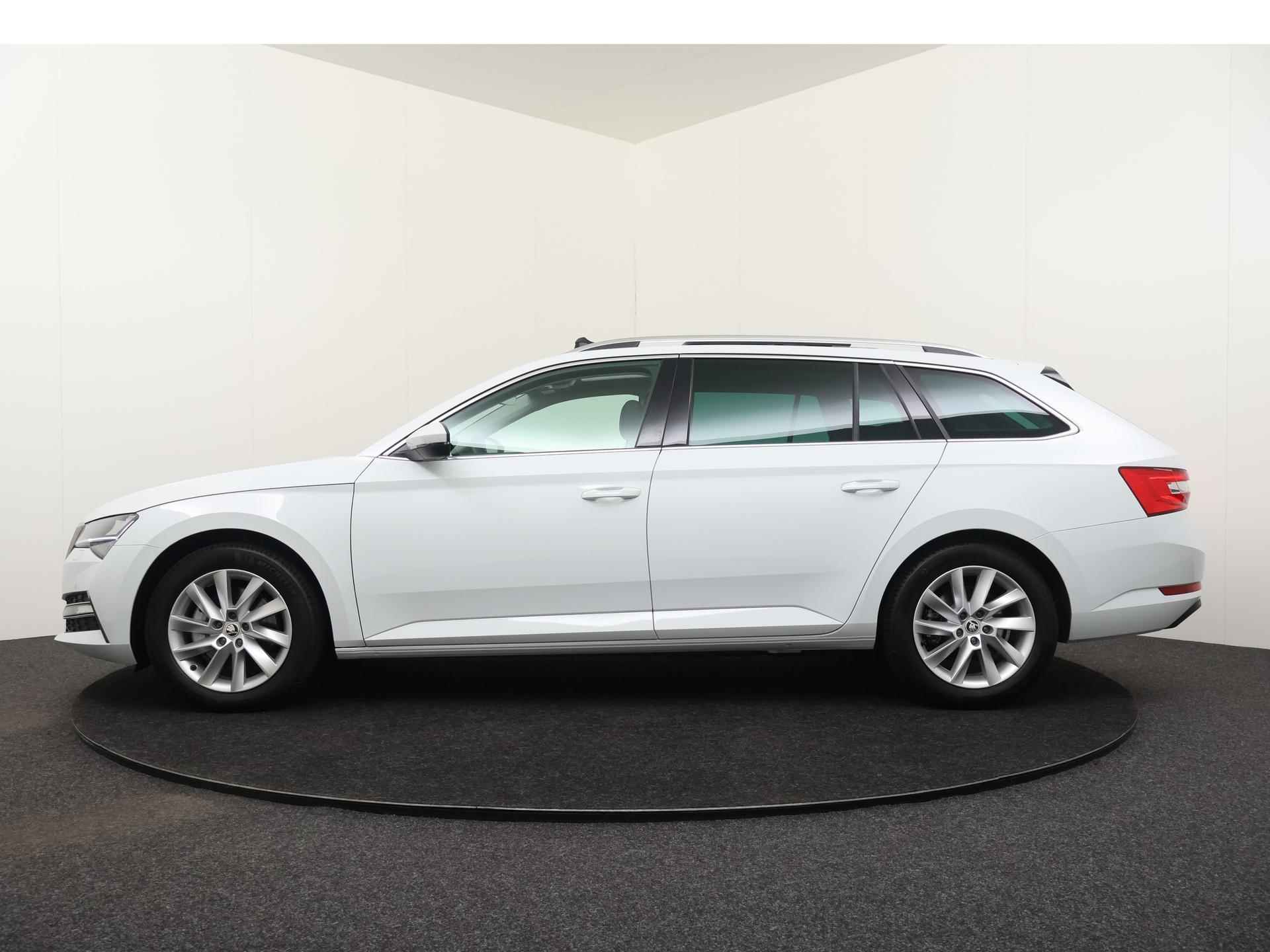 Skoda Superb Combi 1.4 TSI 218 PK iV DSG Business Edition Plus | Pano.dak | Stoelverwarming | Keyless | Cruise Control | - 4/16