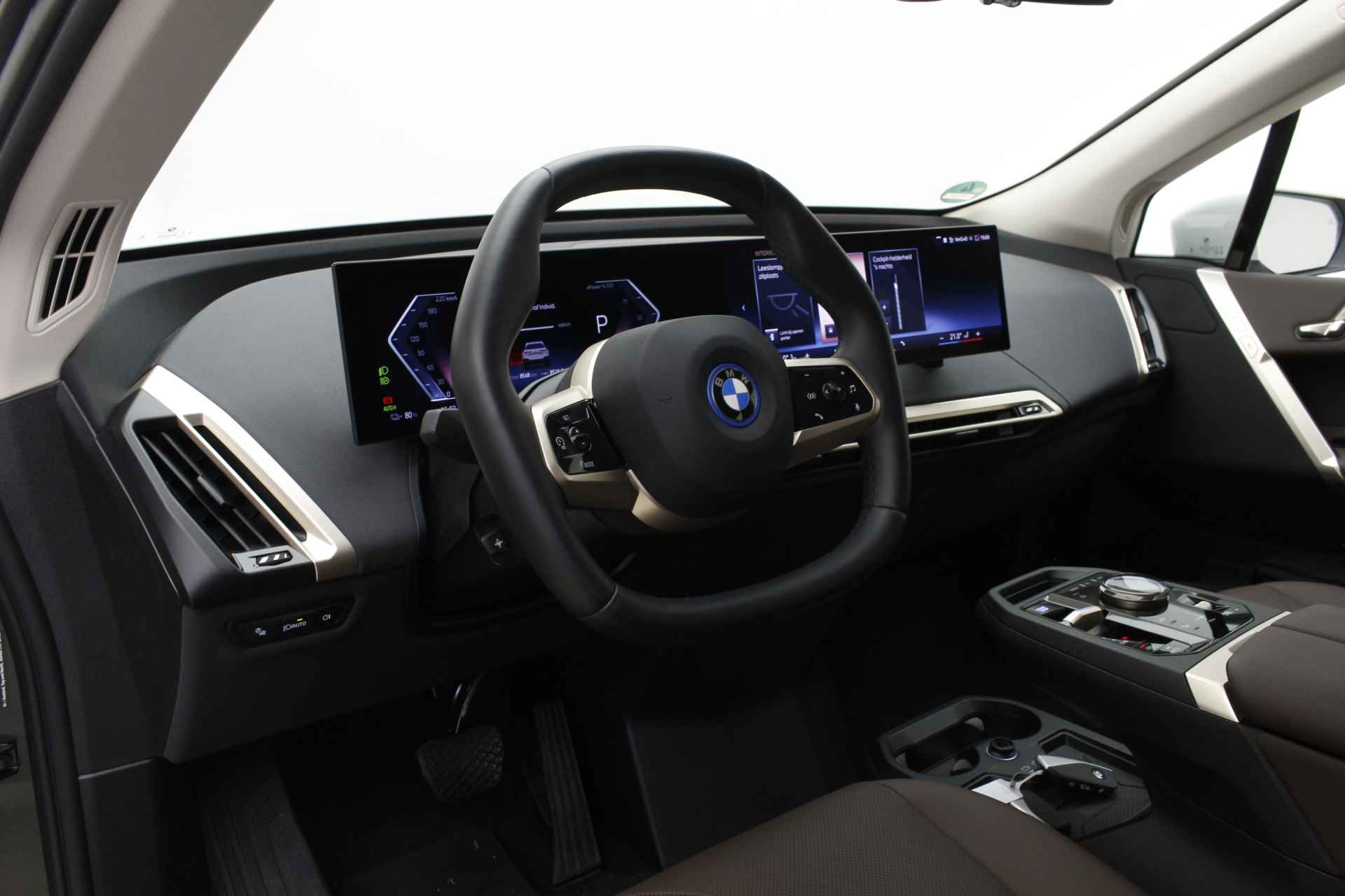 BMW iX xDrive40 Executive 77 kWh | 2024! | Trekhaak | Stoelverwarming | 4-zone airco | - 15/38