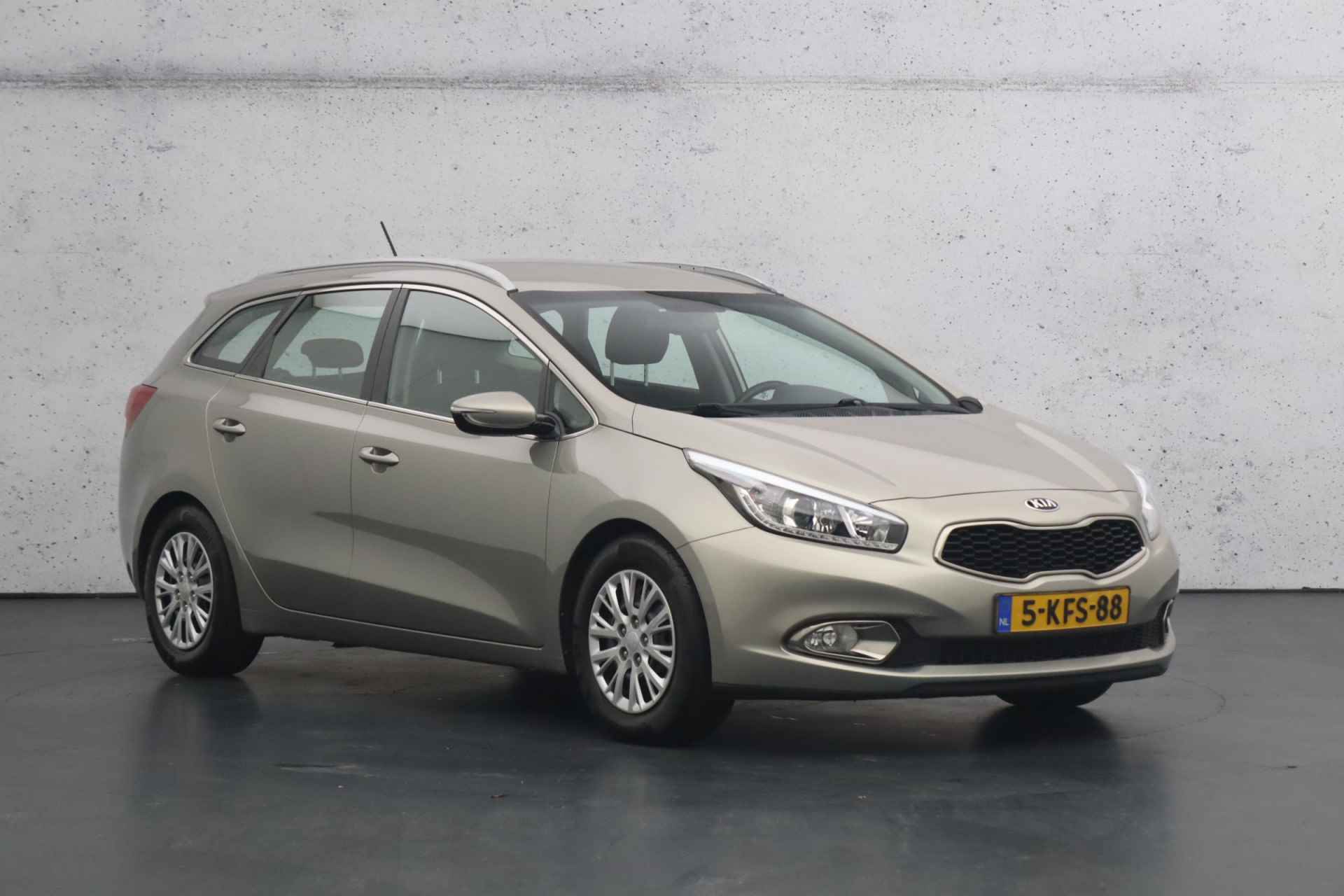 Kia cee'd Sportswagon 1.6 GDI Plus Pack | Cruise control | Climate control | Parkeersensoren | Navigatie - 22/28