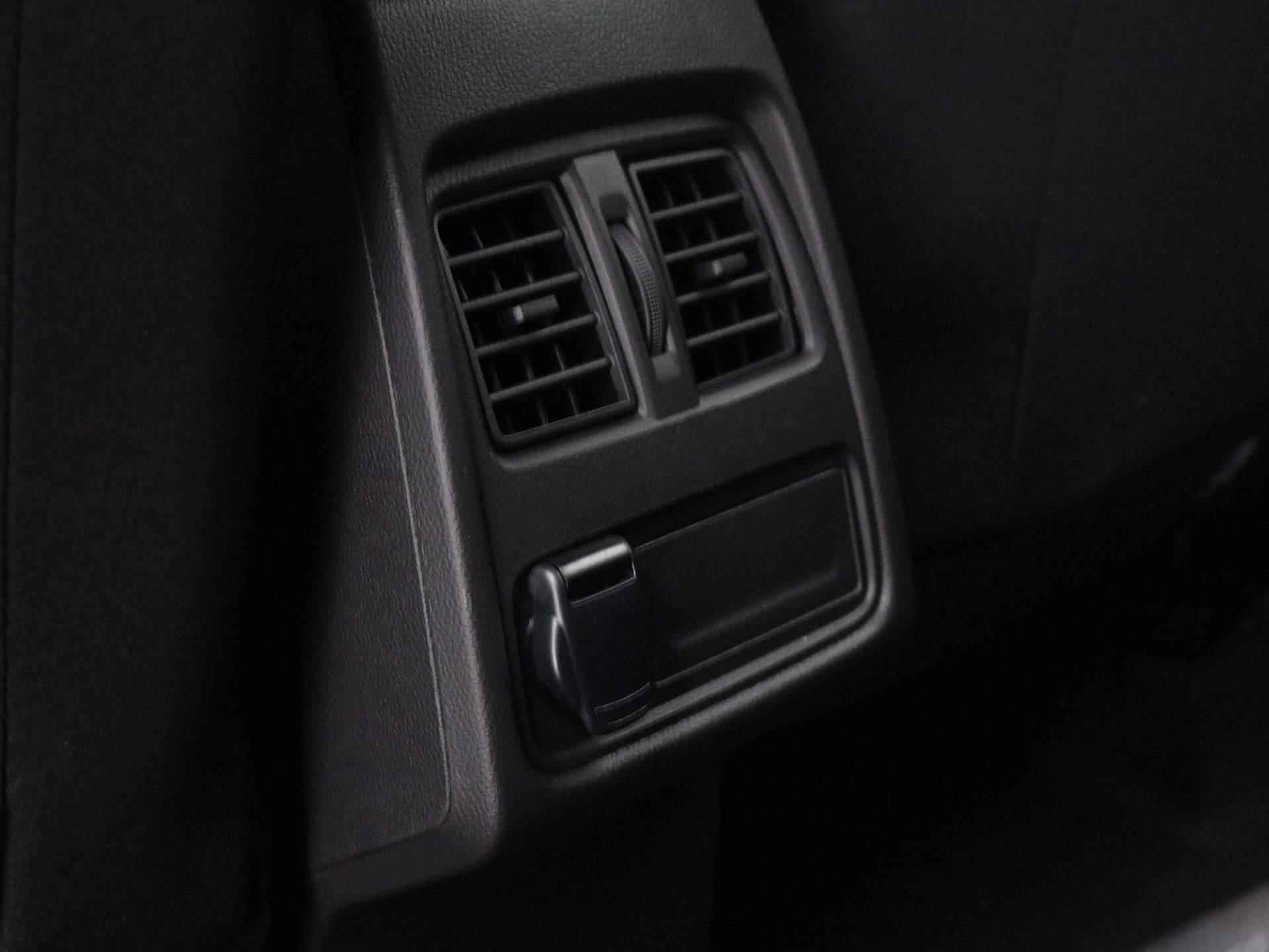 Mitsubishi ASX 1.0 MPI Turbo Intense / Korting € 5.750,- / Rijklaarprijs € 25.870,- / Direct leverbaar / Android Auto & Apple Carplay / Achteruitrijcamera / Cruise Control / Parkeersensoren voor & achter / Climate Control / - 35/65