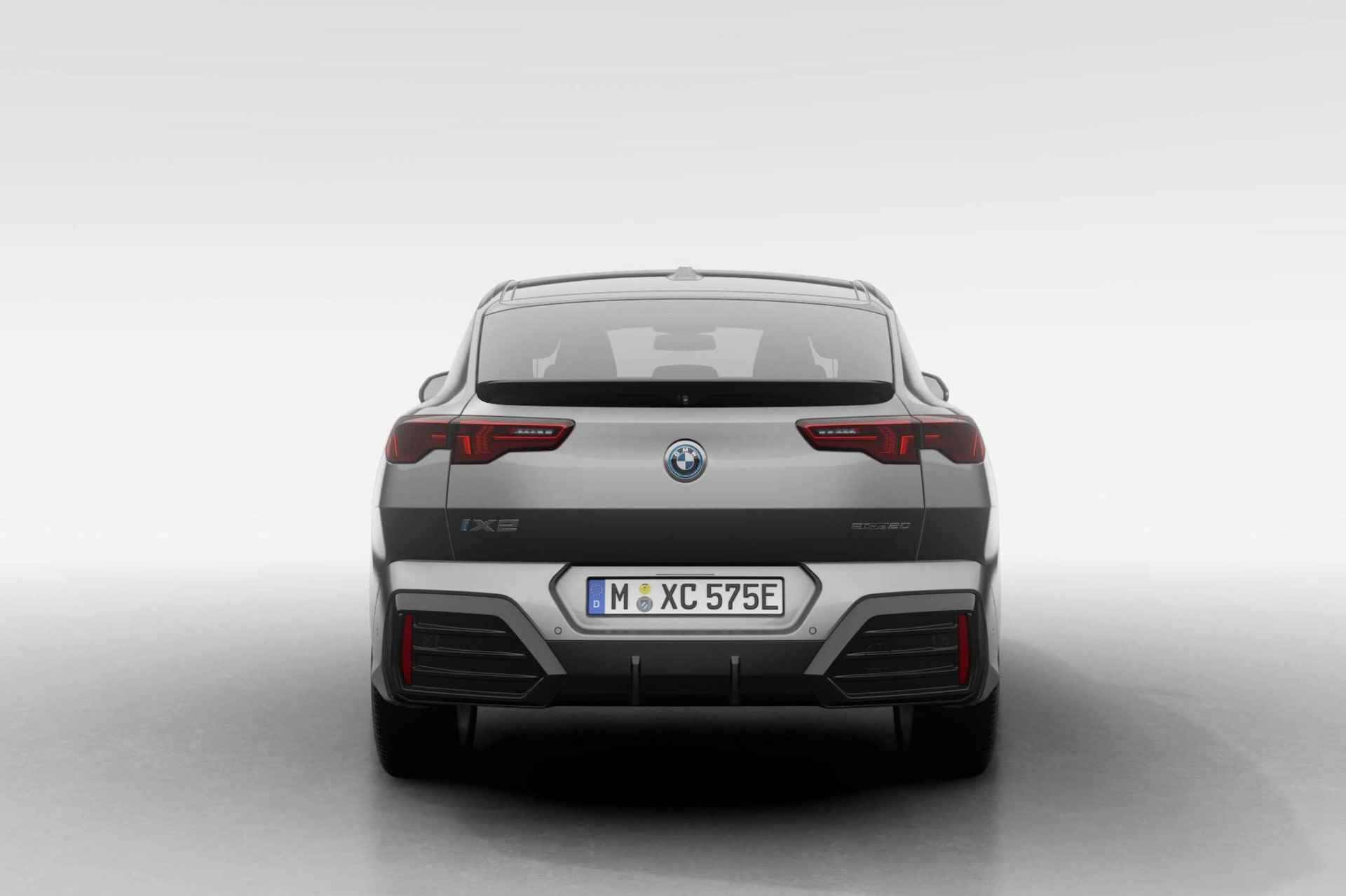 BMW iX2 eDrive20 - 6/20