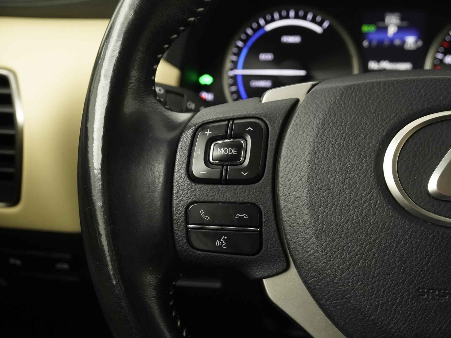 Lexus NX 300h AWD Luxury Line | Camera | Leder | Elek. Achterklep | Zondag Open! - 7/38