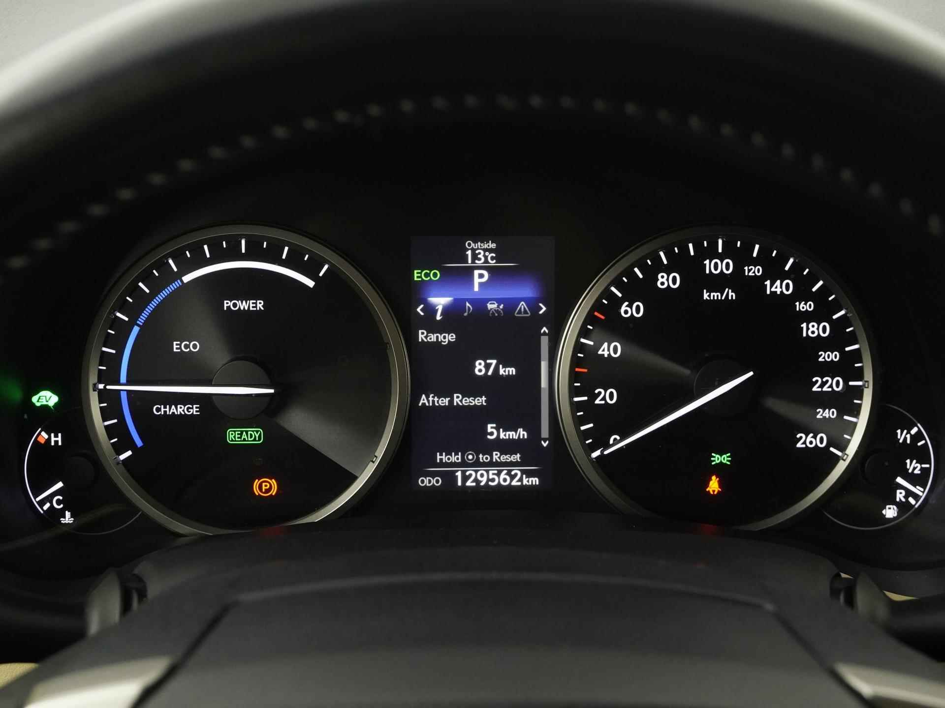 Lexus NX 300h AWD Luxury Line | Camera | Leder | Elek. Achterklep | Zondag Open! - 8/38