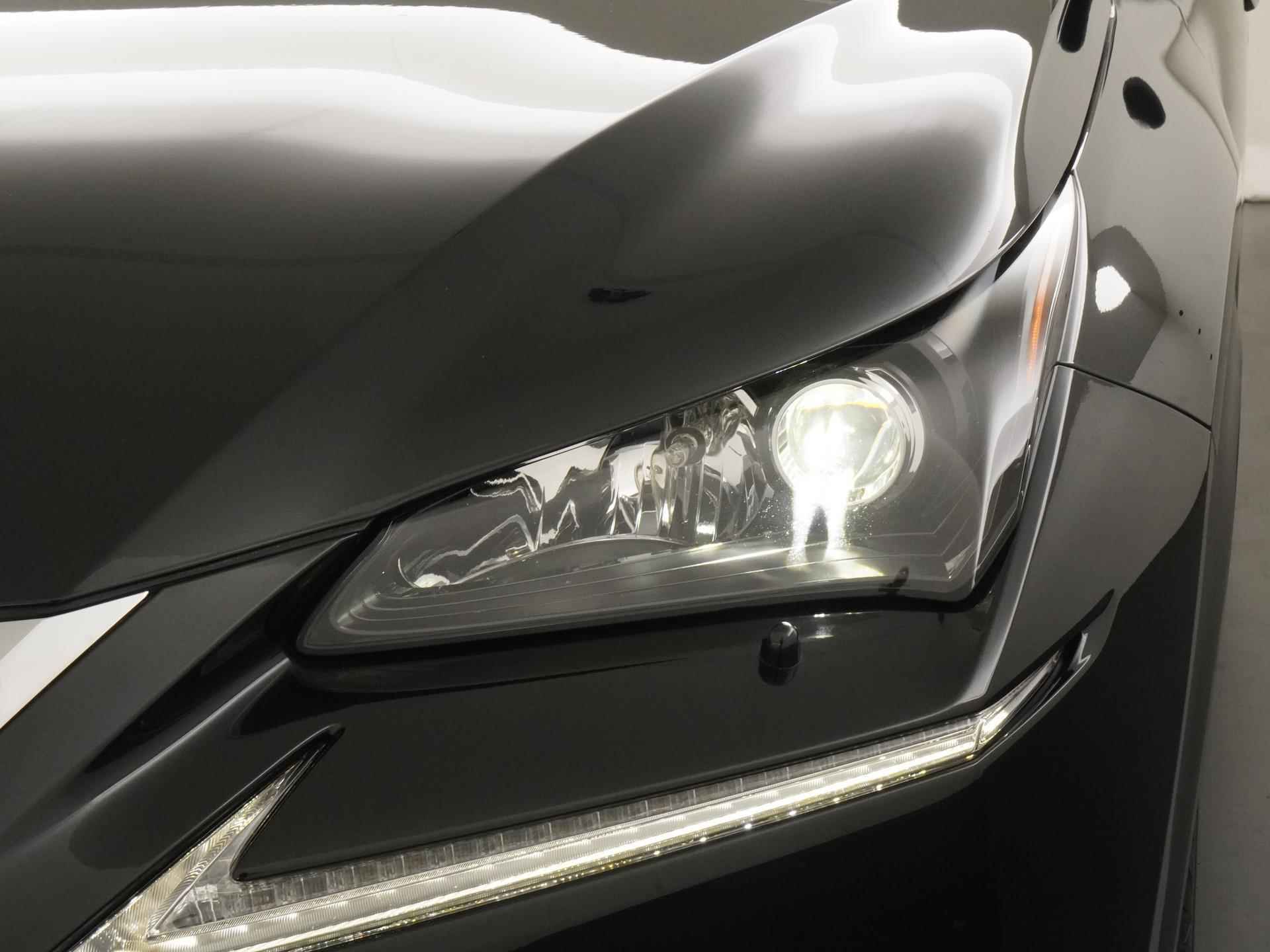 Lexus NX 300h AWD Luxury Line | Camera | Leder | Elek. Achterklep | Zondag Open! - 20/38