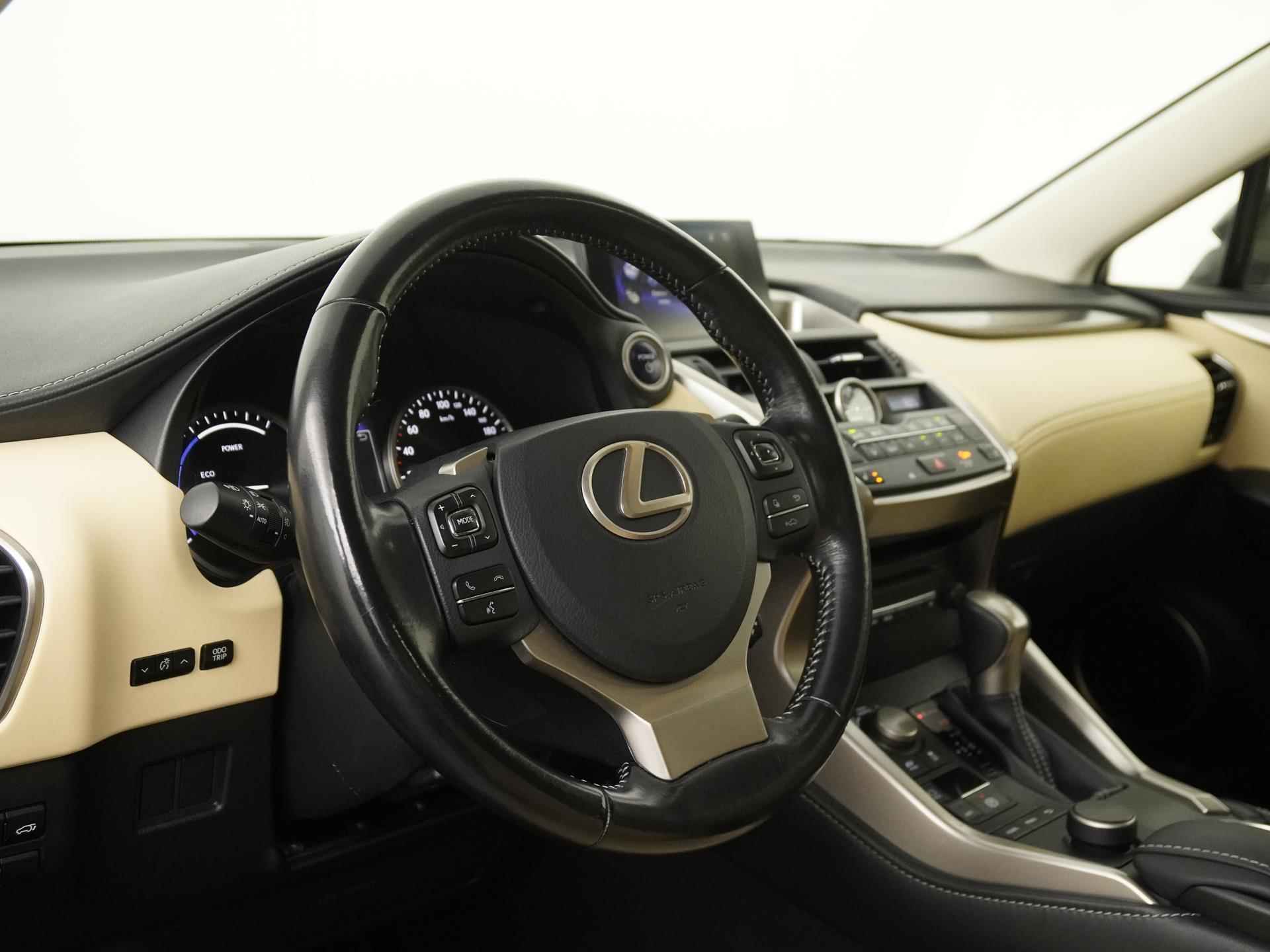 Lexus NX 300h AWD Luxury Line | Camera | Leder | Elek. Achterklep | Zondag Open! - 33/38