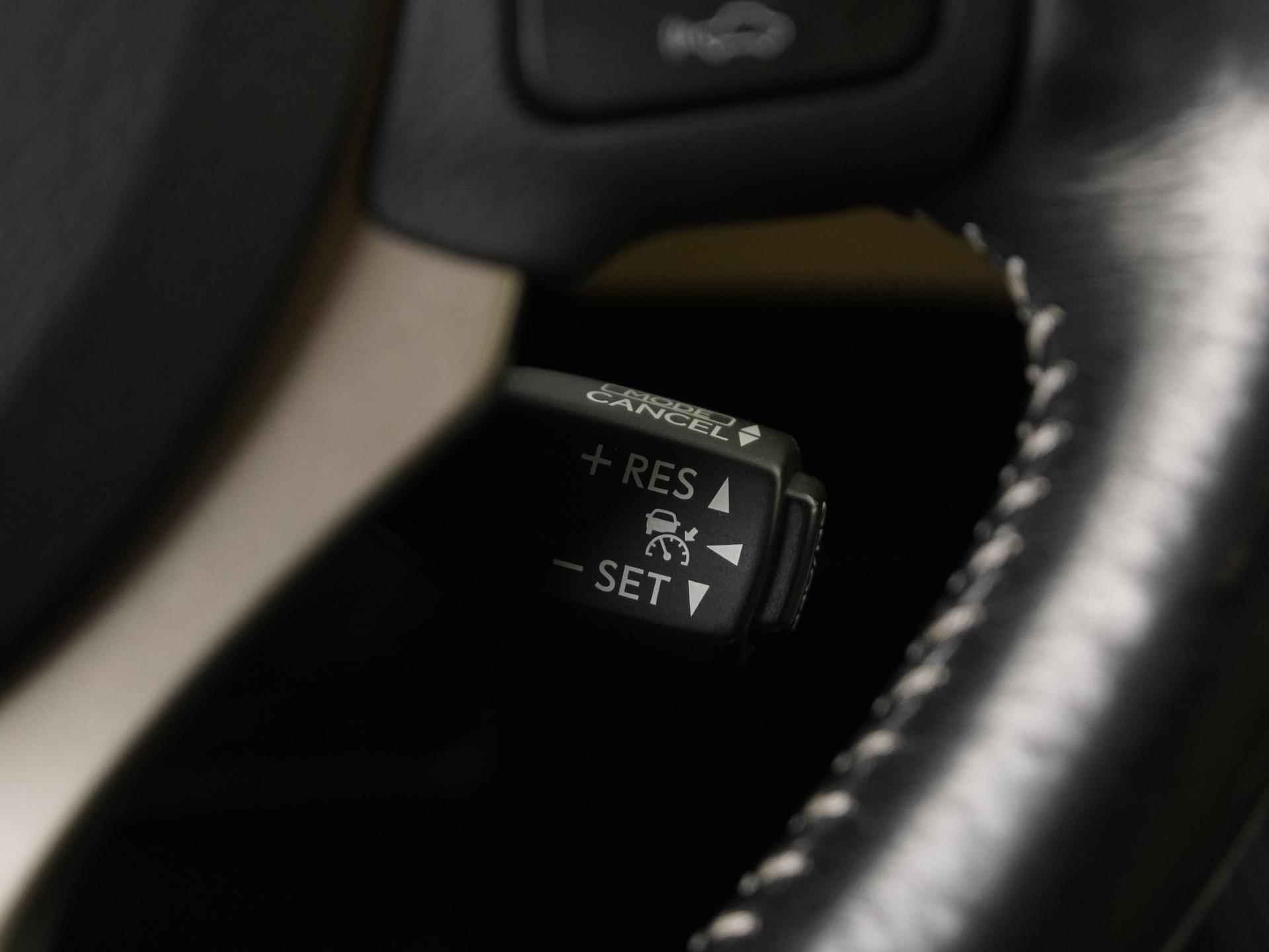 Lexus NX 300h AWD Luxury Line | Camera | Leder | Elek. Achterklep | Zondag Open! - 34/38