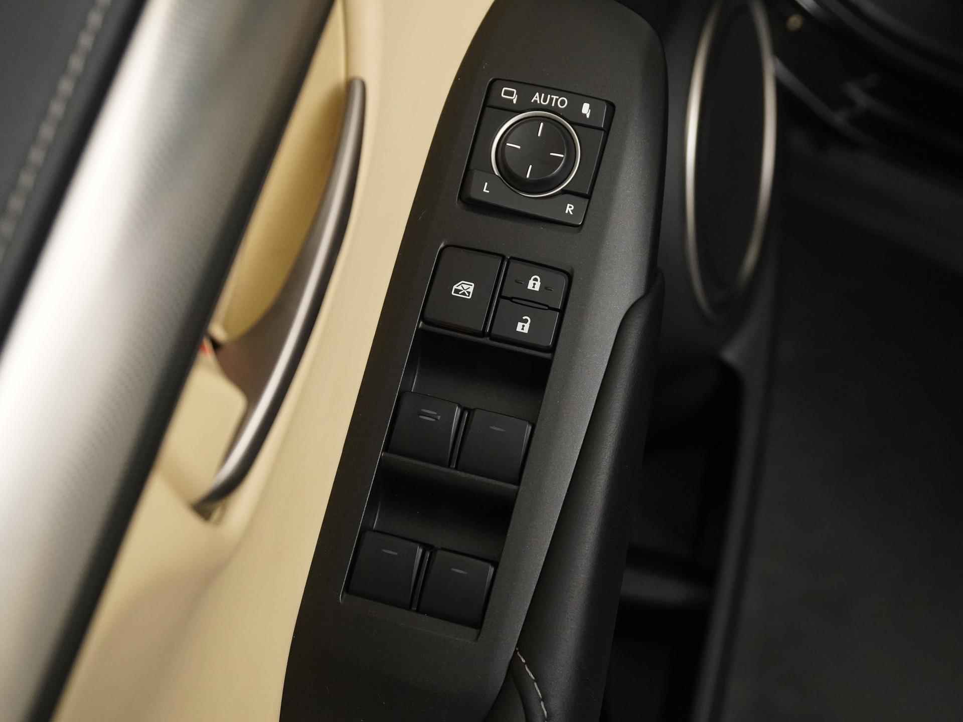 Lexus NX 300h AWD Luxury Line | Camera | Leder | Elek. Achterklep | Zondag Open! - 35/38