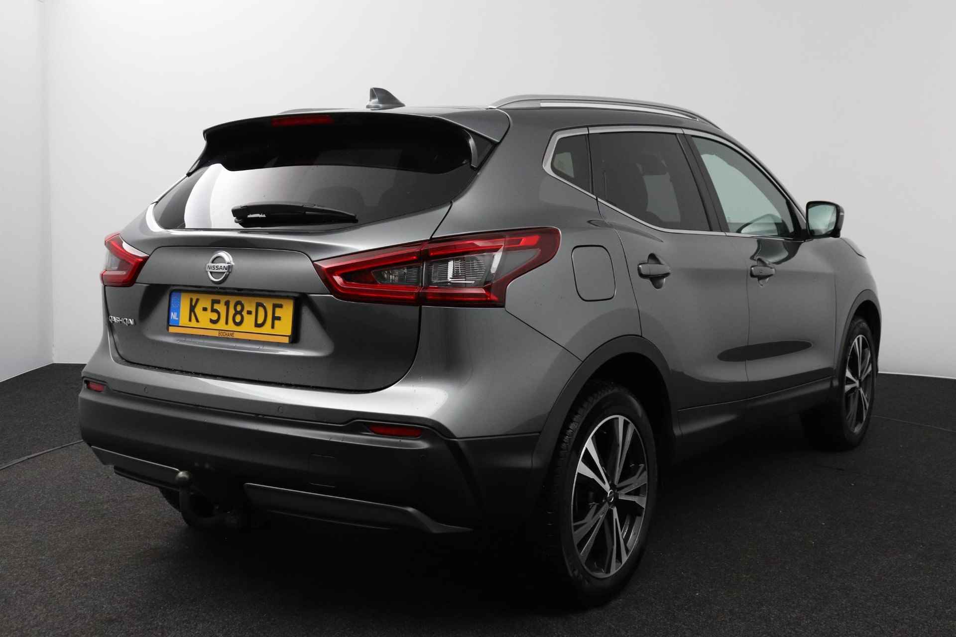 Nissan Qashqai 1.2 DIG-T 115 X-Tronic N-Connecta | Panoramadak | Trekhaak | All-Season banden | Stoelverwarming - 3/39