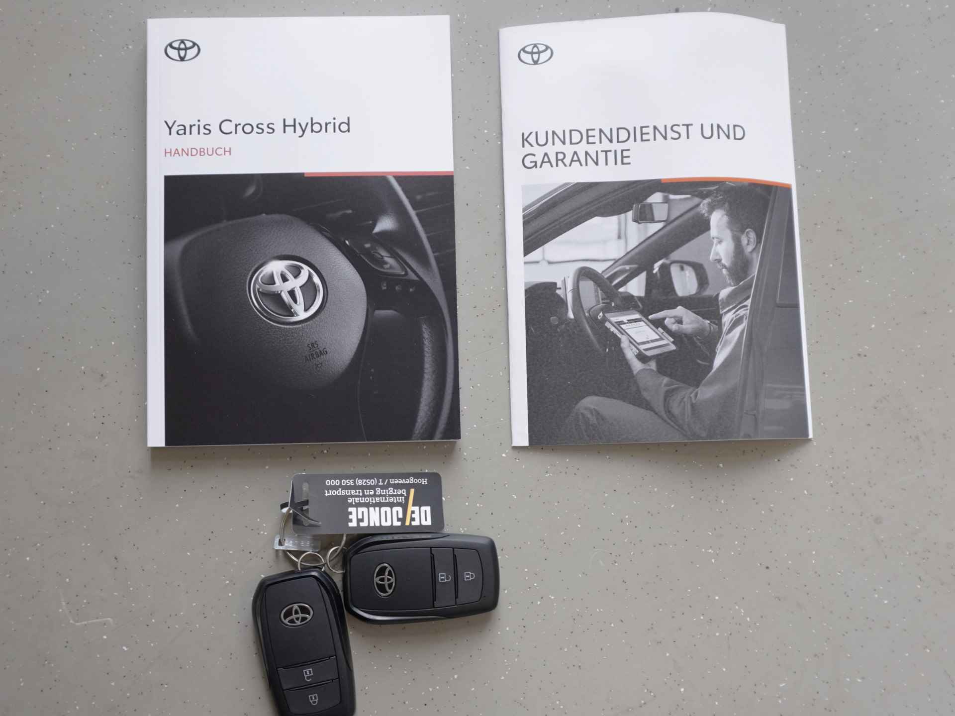 Toyota Yaris Cross 1.5 Hybrid Dynamic Team D | Safety Pack | Smart Connect | Winter Pakket | PDC V+A | Stuur- Stoelverwarming | Rijklaarprijs - 31/33