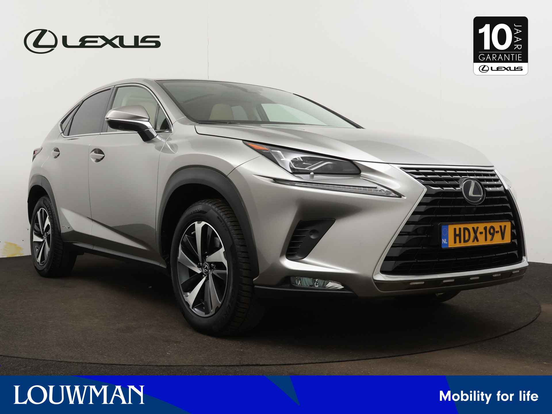 Lexus NX 300h AWD Executive Line President Pack Limited | Panoramadak | Mark Levinson Audio | Dodehoekdetector | Stoelverwarming/-Verkoeling | 360 Camera | Stoelgeheugen | Head-up Display |