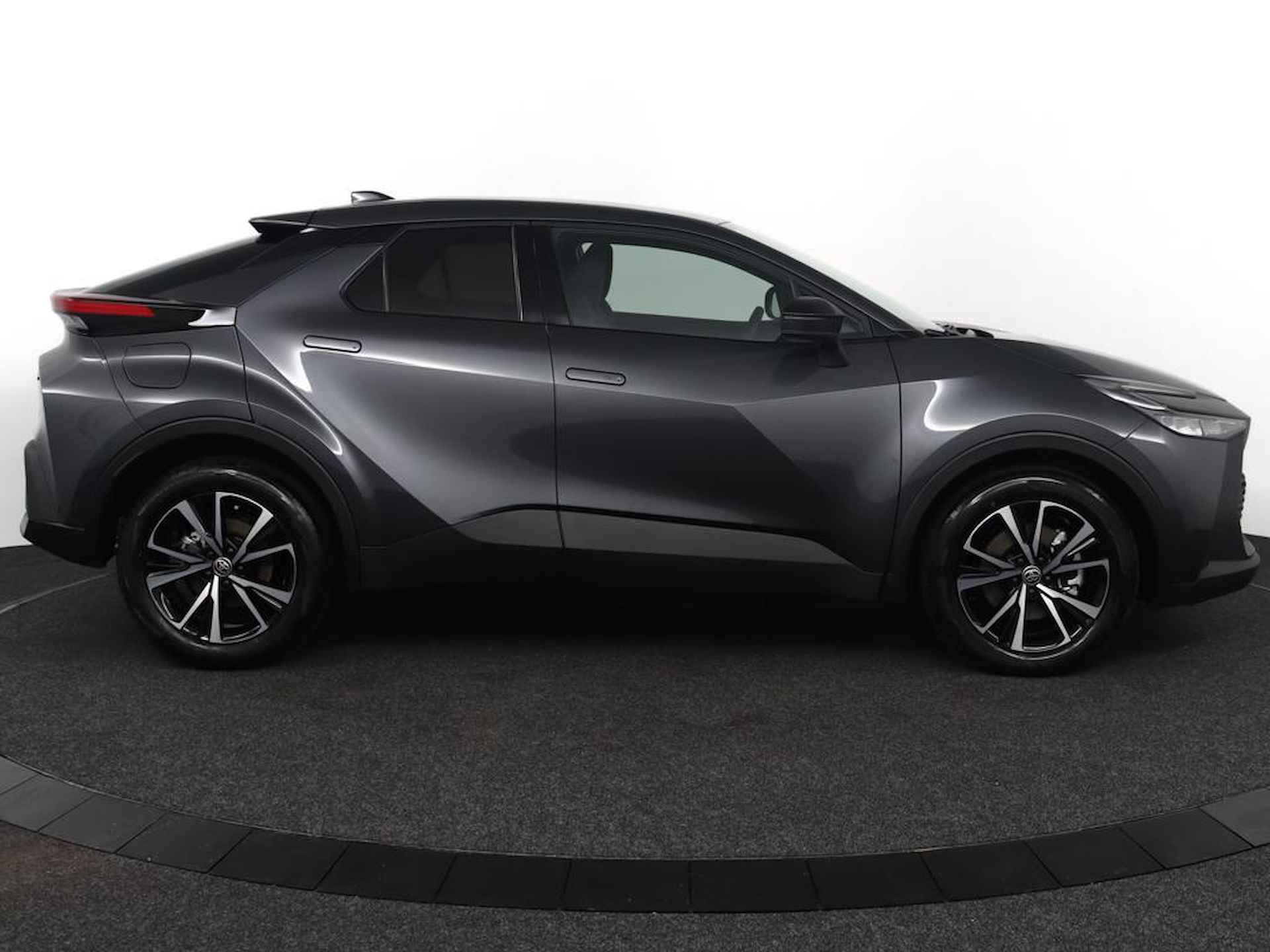 Toyota C-HR 2.0 Plug-in Hybrid 220 Dynamic | Nieuw direct leverbaar | Extra voorraad premie | - 12/52