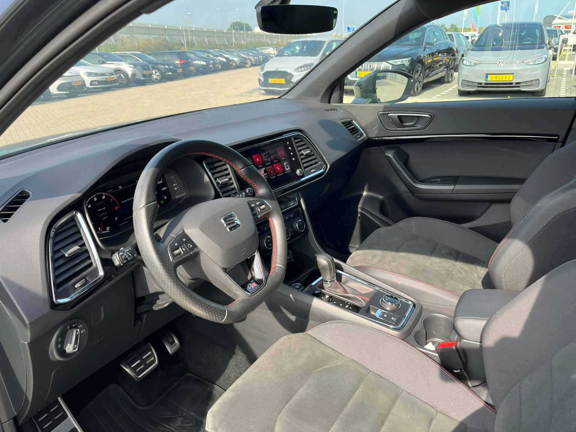 SEAT Ateca 1.5 TSI 150pk DSG FR / Digitale Cockpit / Elektrisch Zwenkbare Trekhaak / LED / 19" LMV / Elektrische Achterklep ** - 12/35