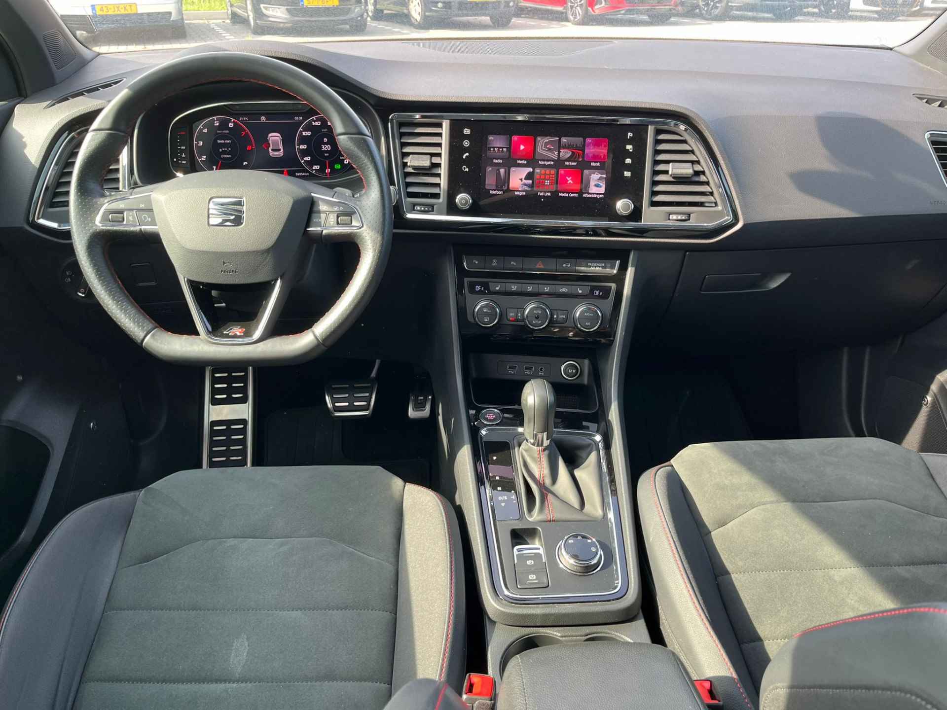 SEAT Ateca 1.5 TSI 150pk DSG FR / Digitale Cockpit / Elektrisch Zwenkbare Trekhaak / LED / 19" LMV / Elektrische Achterklep ** - 14/35