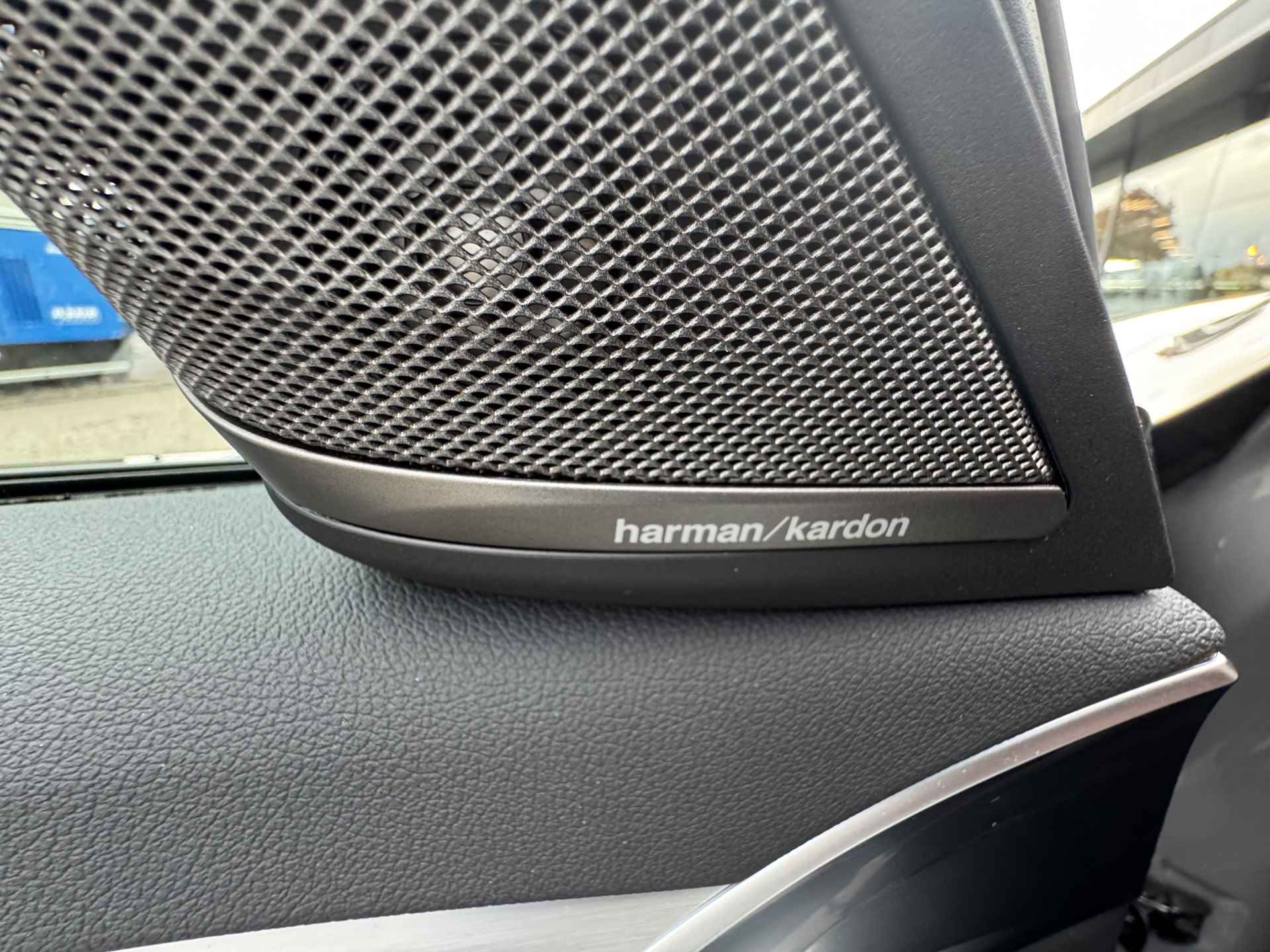 BMW 5 Serie 520i M-Sport Facelift Berninagrau | Schuifdak | Comfort stoel | Harman Kardon | - 28/33