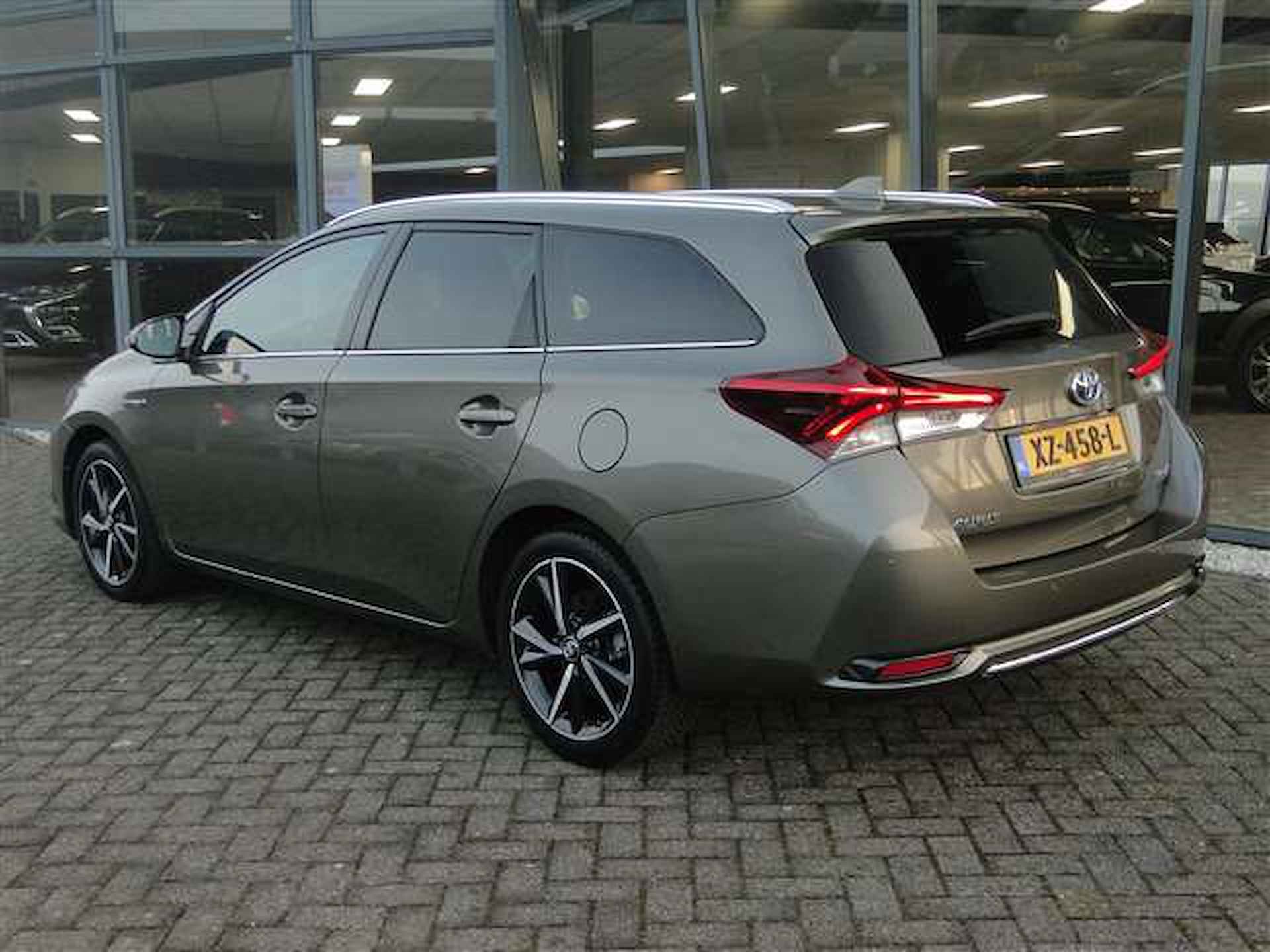 Toyota Auris Touring Sports 1.8 Hybrid Dynamic Ultimate | Navi | All-season - 3/18