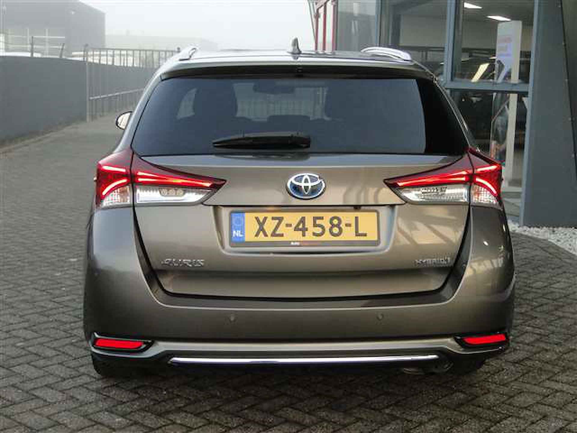 Toyota Auris Touring Sports 1.8 Hybrid Dynamic Ultimate | Navi | All-season - 18/18