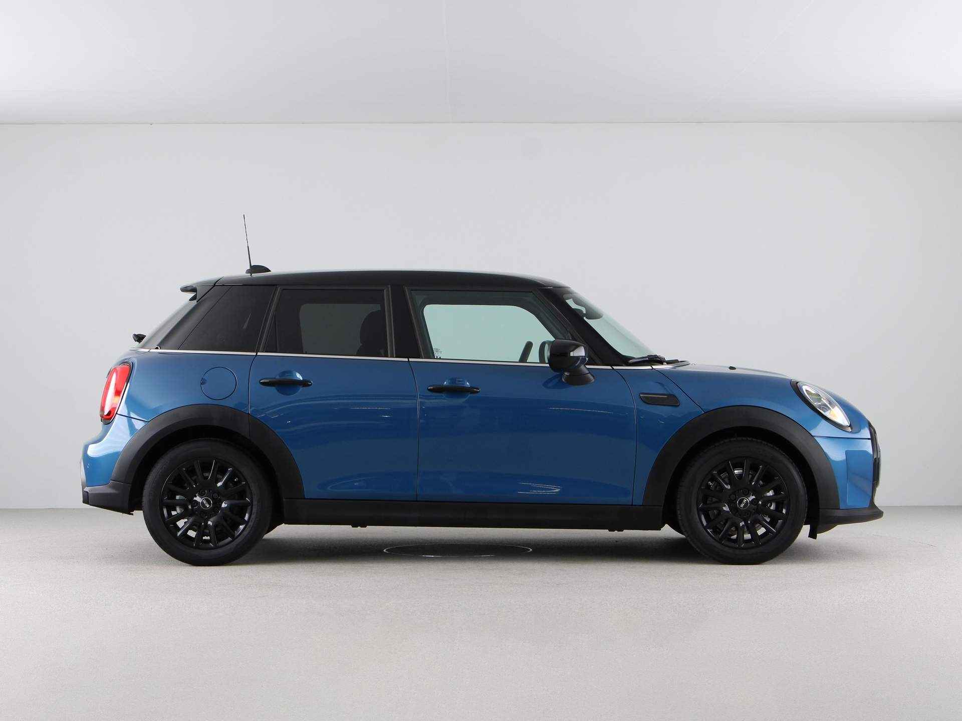 MINI 5-deurs Cooper Camden Edition Aut. - 8/23