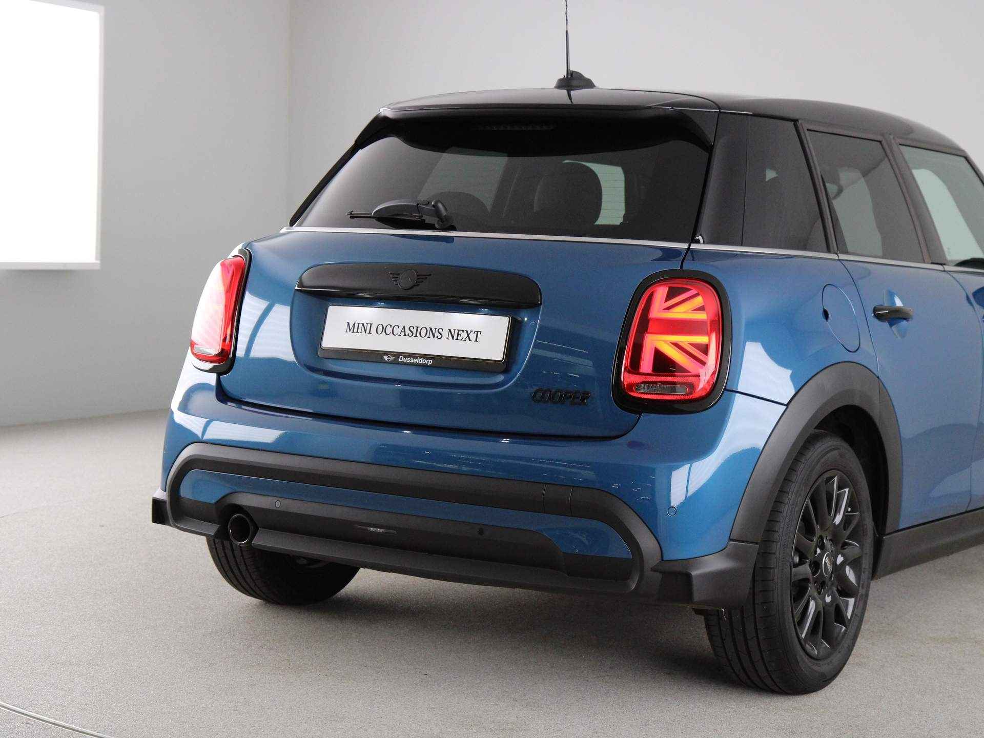 MINI 5-deurs Cooper Camden Edition Aut. - 13/23