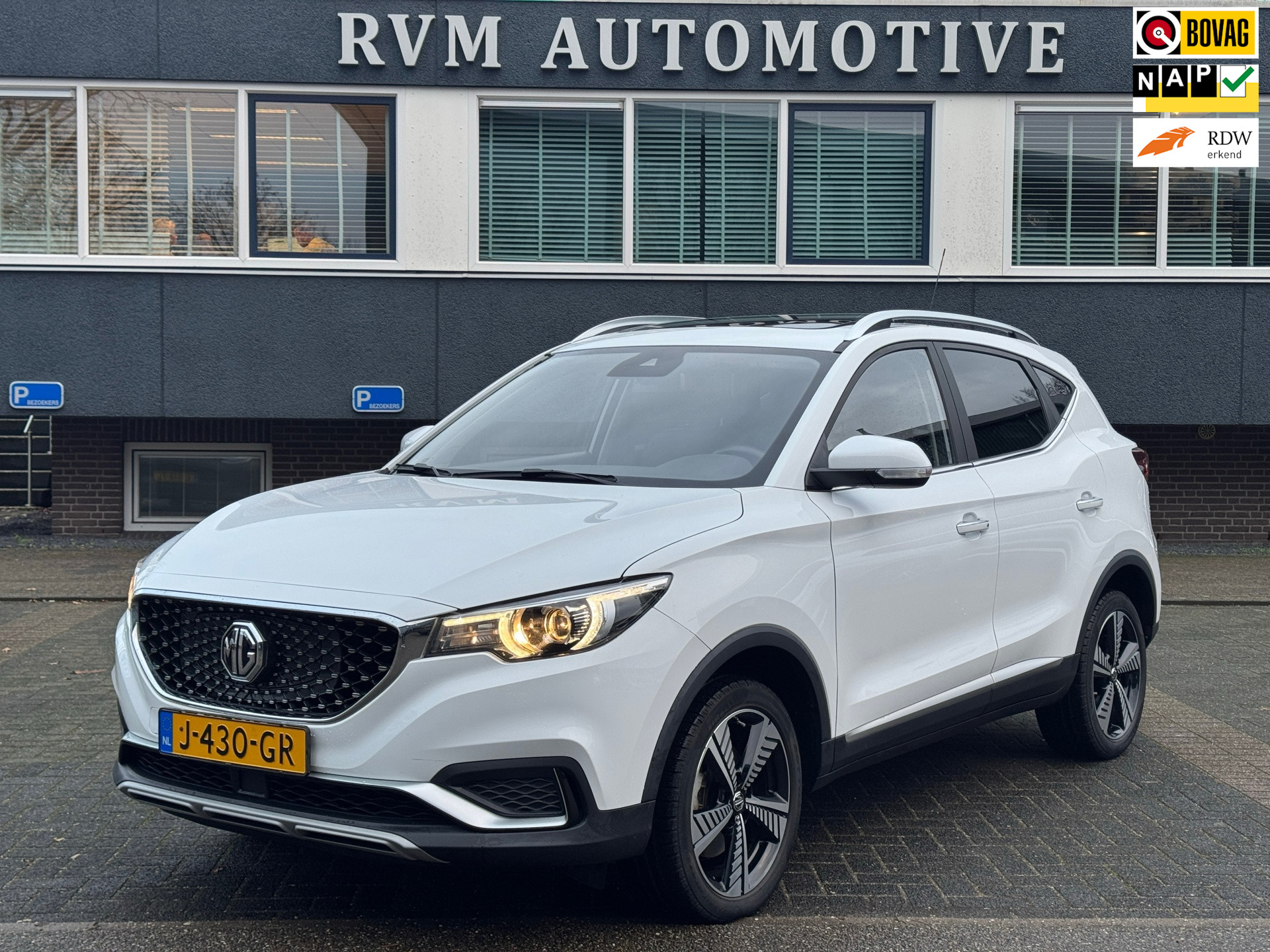 MG ZS EV Luxury 45 kWh VAN 17.900 VOOR 15.440 UW EINDEJAARSVOORDEEL: 2.460 | ORIG. NL. NAP KM |