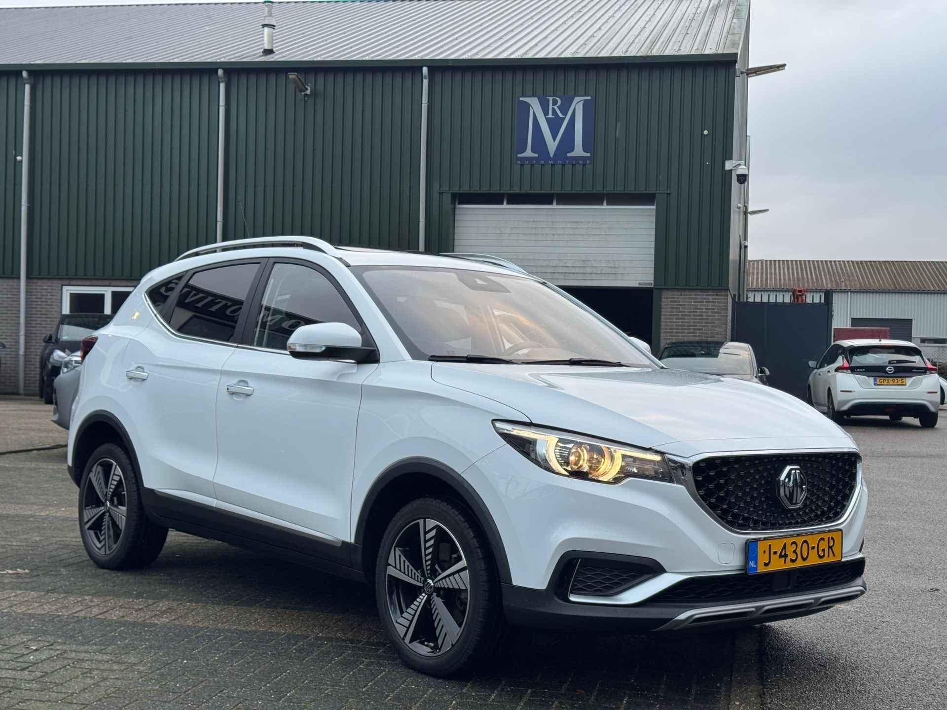 MG ZS EV Luxury 45 kWh VAN 17.900 VOOR 15.440 UW EINDEJAARSVOORDEEL: 2.460 | ORIG. NL. NAP KM | - 5/37