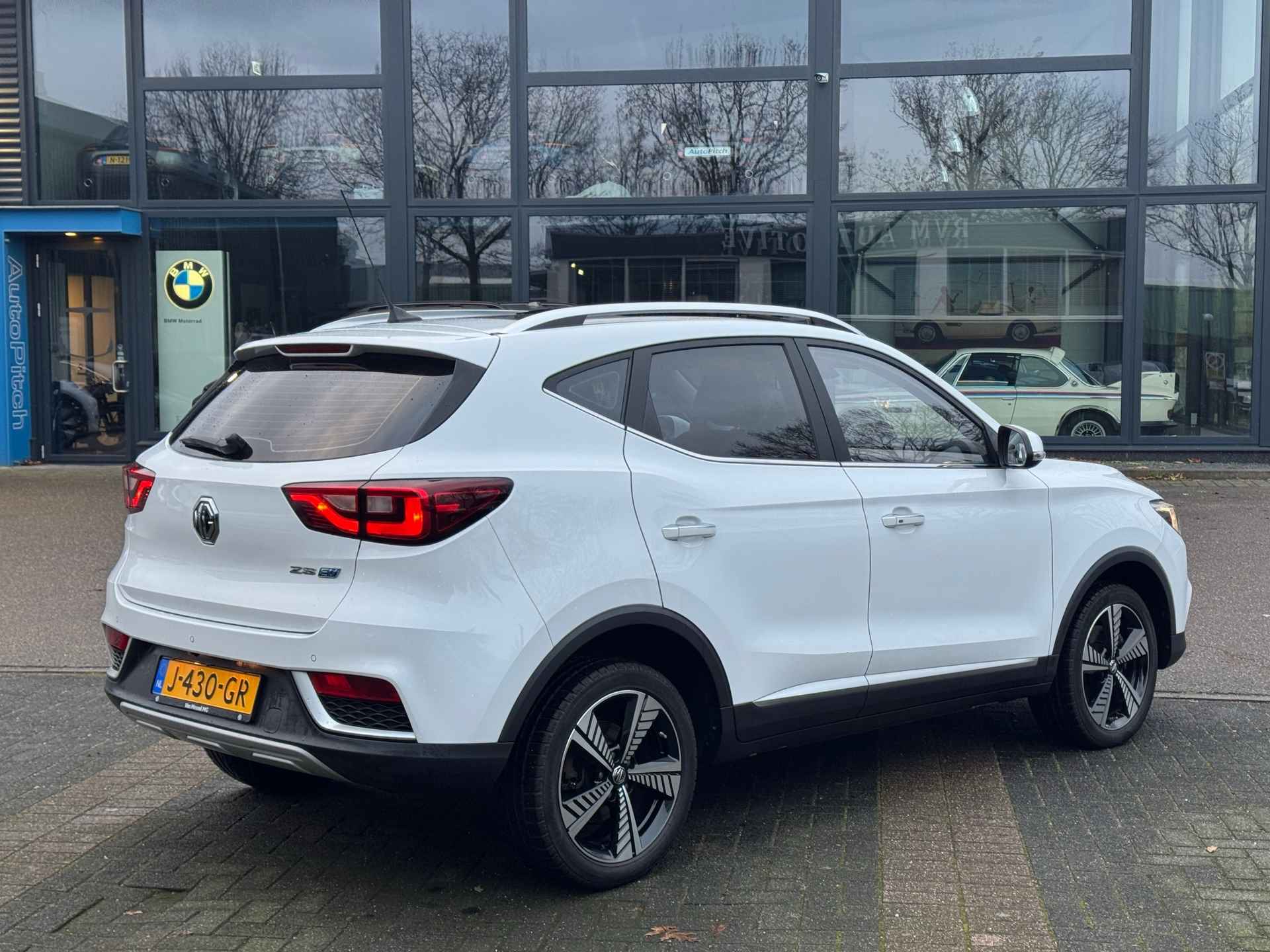 MG ZS EV Luxury 45 kWh VAN 17.900 VOOR 15.440 UW EINDEJAARSVOORDEEL: 2.460 | ORIG. NL. NAP KM | - 6/37