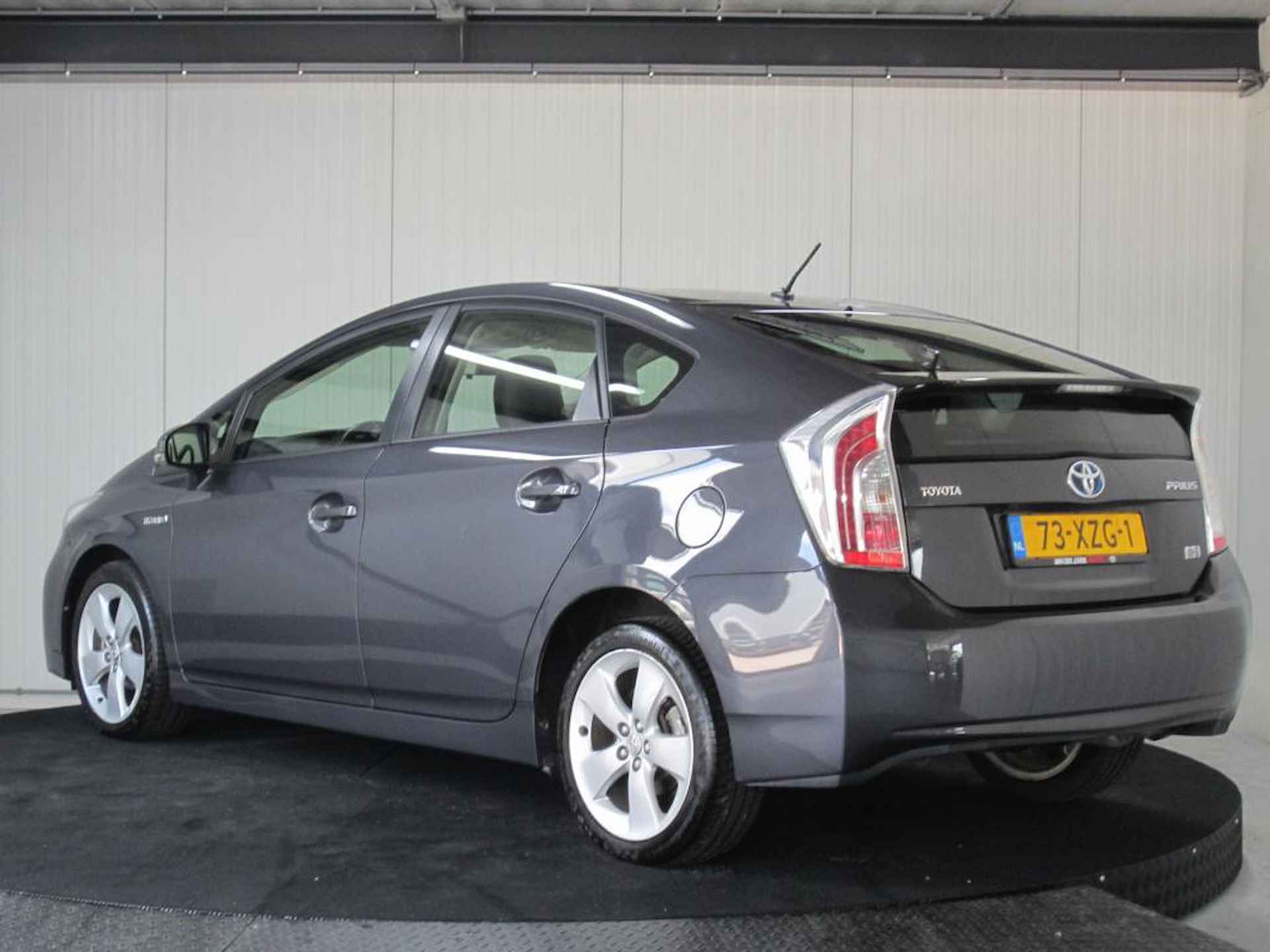 Toyota Prius 1.8 Business Navi Camera Cruise control - 8/33