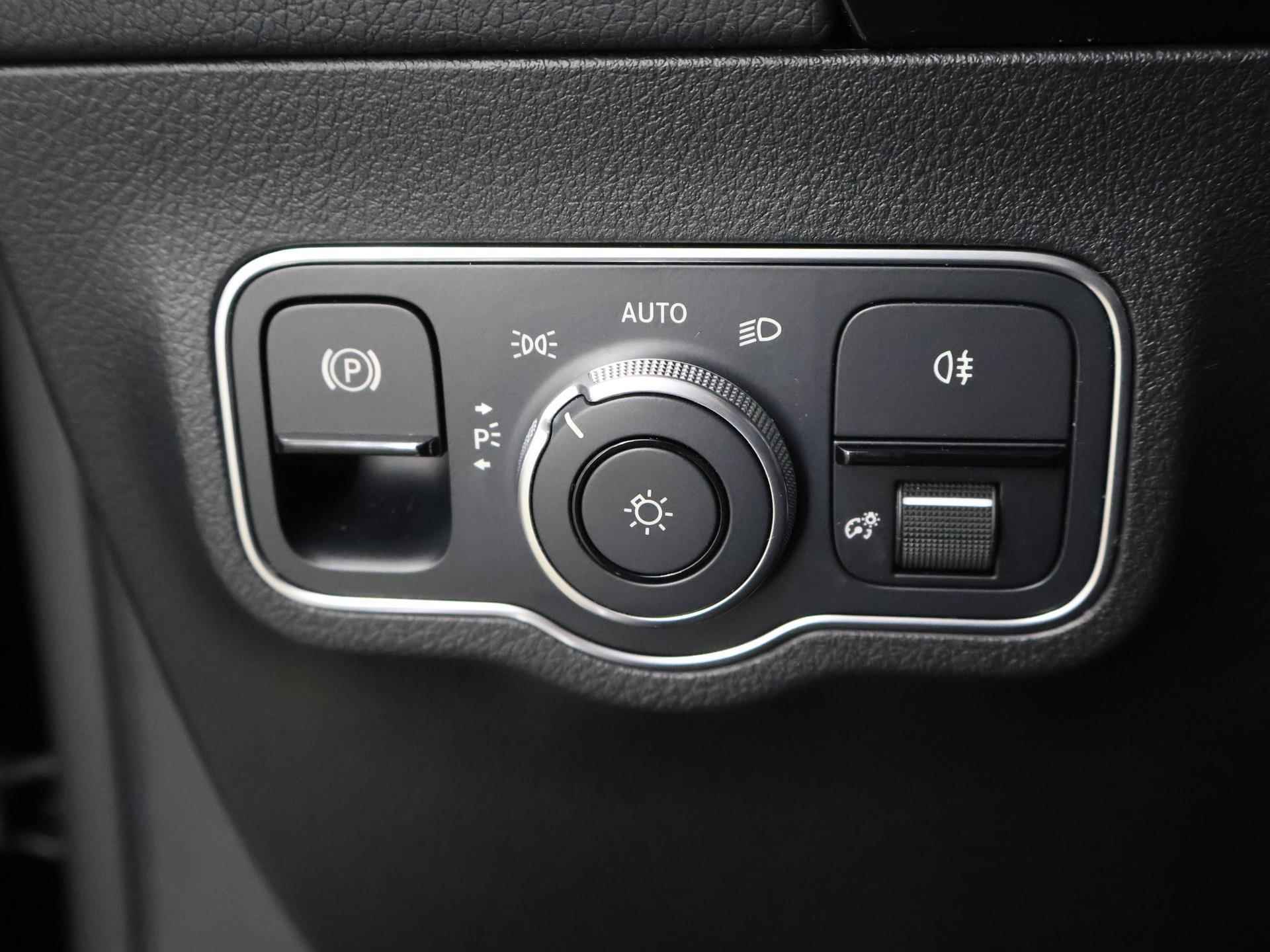 Mercedes-Benz B-klasse 250 e AMG Line | Panoramadak | Groot Navigatie | Sportstoelen | PDC | WideScreen | Sfeerverlichting | Camera | Stoelverwarming | - 37/45