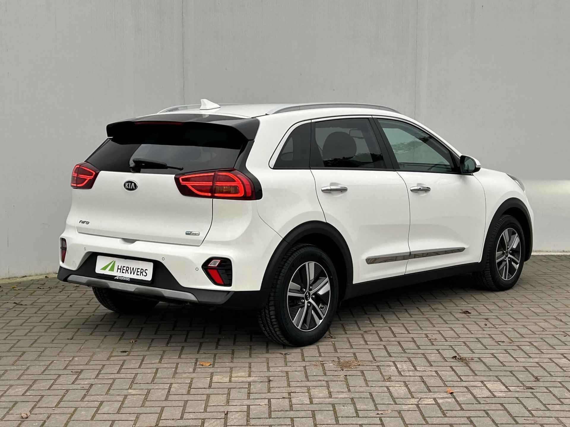 Kia Niro 1.6 GDi PHEV ExecutiveLine / Fabrieksgarantie T/M 23-9-2027 / Schuif-/ kanteldak / Lederen bekleding / Adaptieve cruise control / Stoelverwarming & Stoelventilatie / Achteruitrijcamera - 3/37