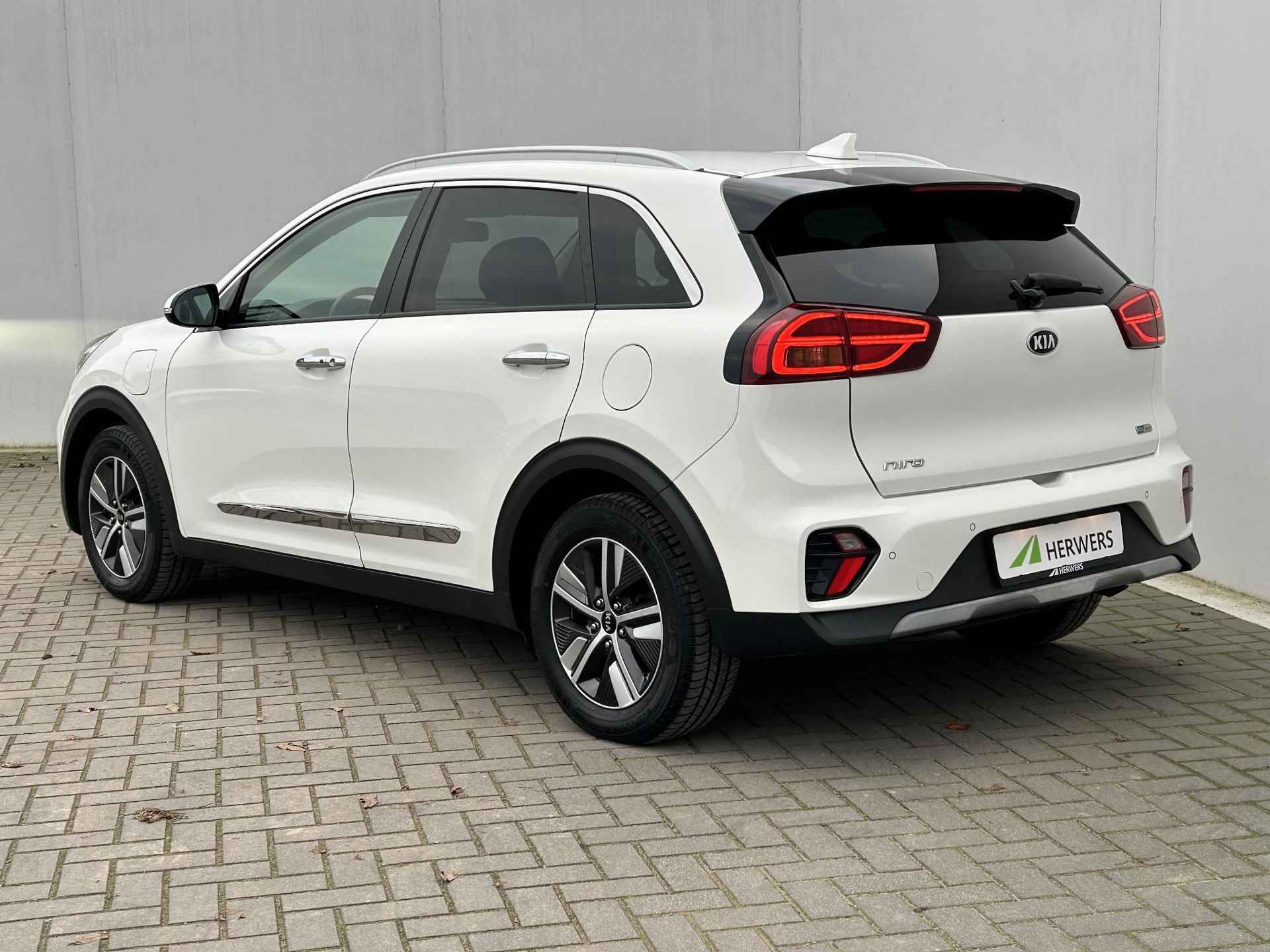 Kia Niro 1.6 GDi PHEV ExecutiveLine / Fabrieksgarantie T/M 23-9-2027 / Schuif-/ kanteldak / Lederen bekleding / Adaptieve cruise control / Stoelverwarming & Stoelventilatie / Achteruitrijcamera - 22/37