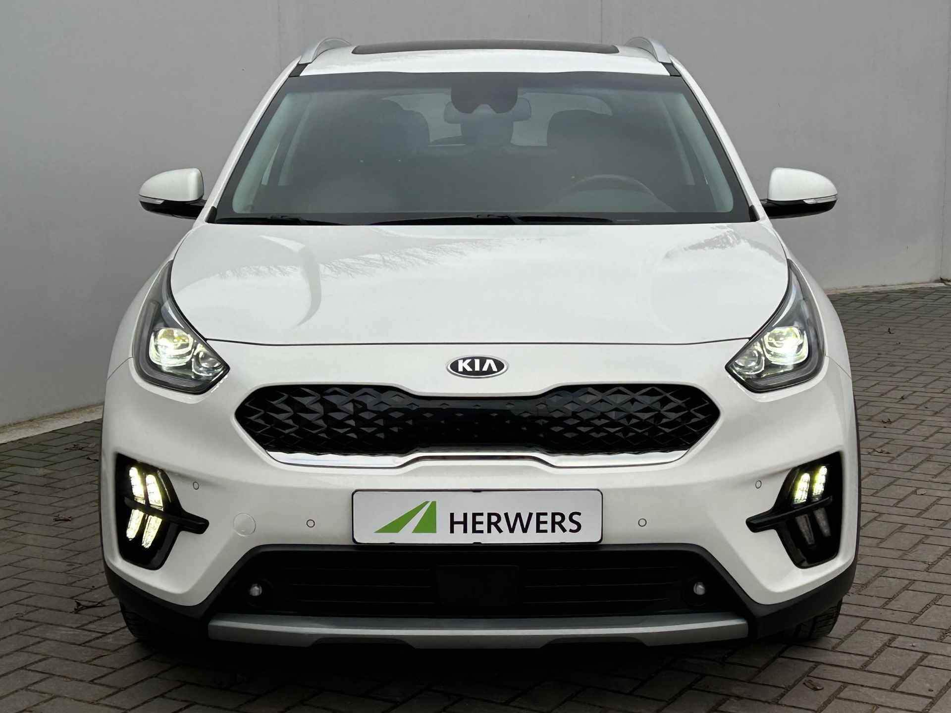 Kia Niro 1.6 GDi PHEV ExecutiveLine / Fabrieksgarantie T/M 23-9-2027 / Schuif-/ kanteldak / Lederen bekleding / Adaptieve cruise control / Stoelverwarming & Stoelventilatie / Achteruitrijcamera - 25/37