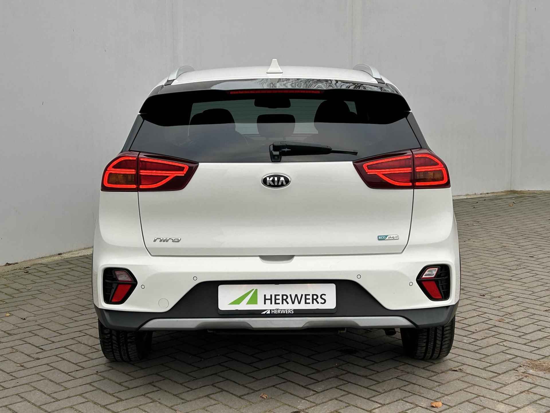 Kia Niro 1.6 GDi PHEV ExecutiveLine / Fabrieksgarantie T/M 23-9-2027 / Schuif-/ kanteldak / Lederen bekleding / Adaptieve cruise control / Stoelverwarming & Stoelventilatie / Achteruitrijcamera - 26/37